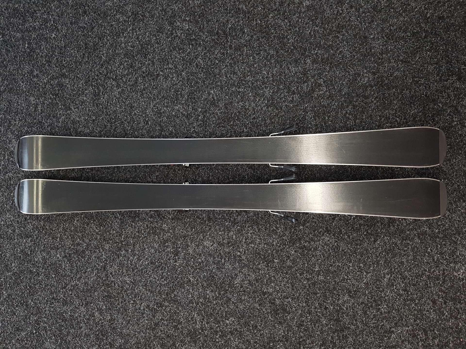 Použité detské lyže HEAD Super Shape + viazanie Head SL 75