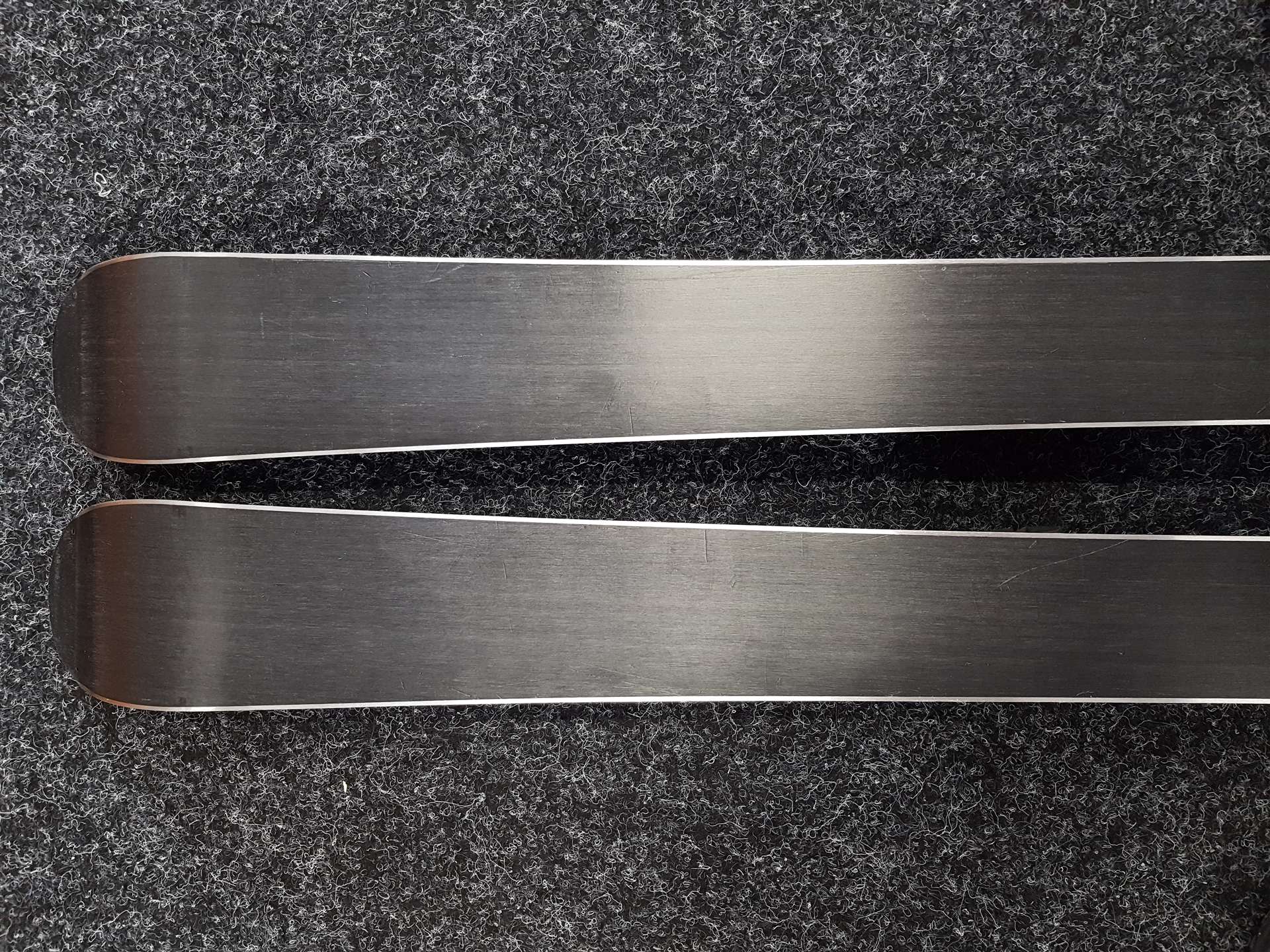 Použité detské lyže VOLKL Racetiger SL + viazanie Marker 4.5