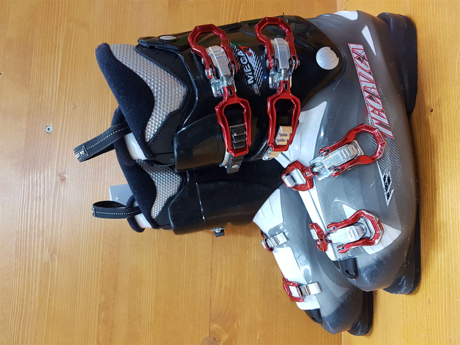 Použité lyžiarky TECNICA Mega +T