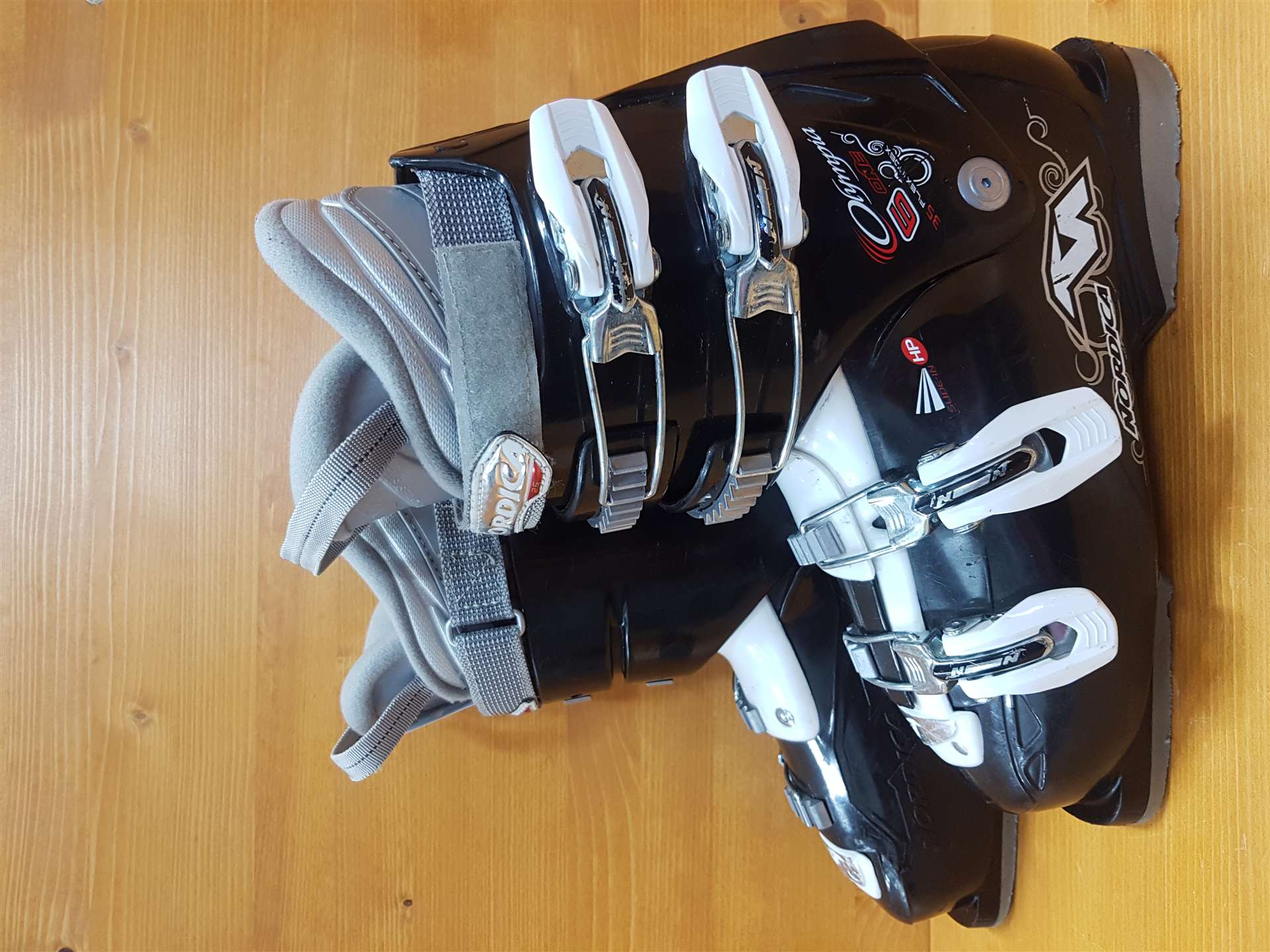 Použité lyžiarky NORDICA Olympia One 6 Flex 35