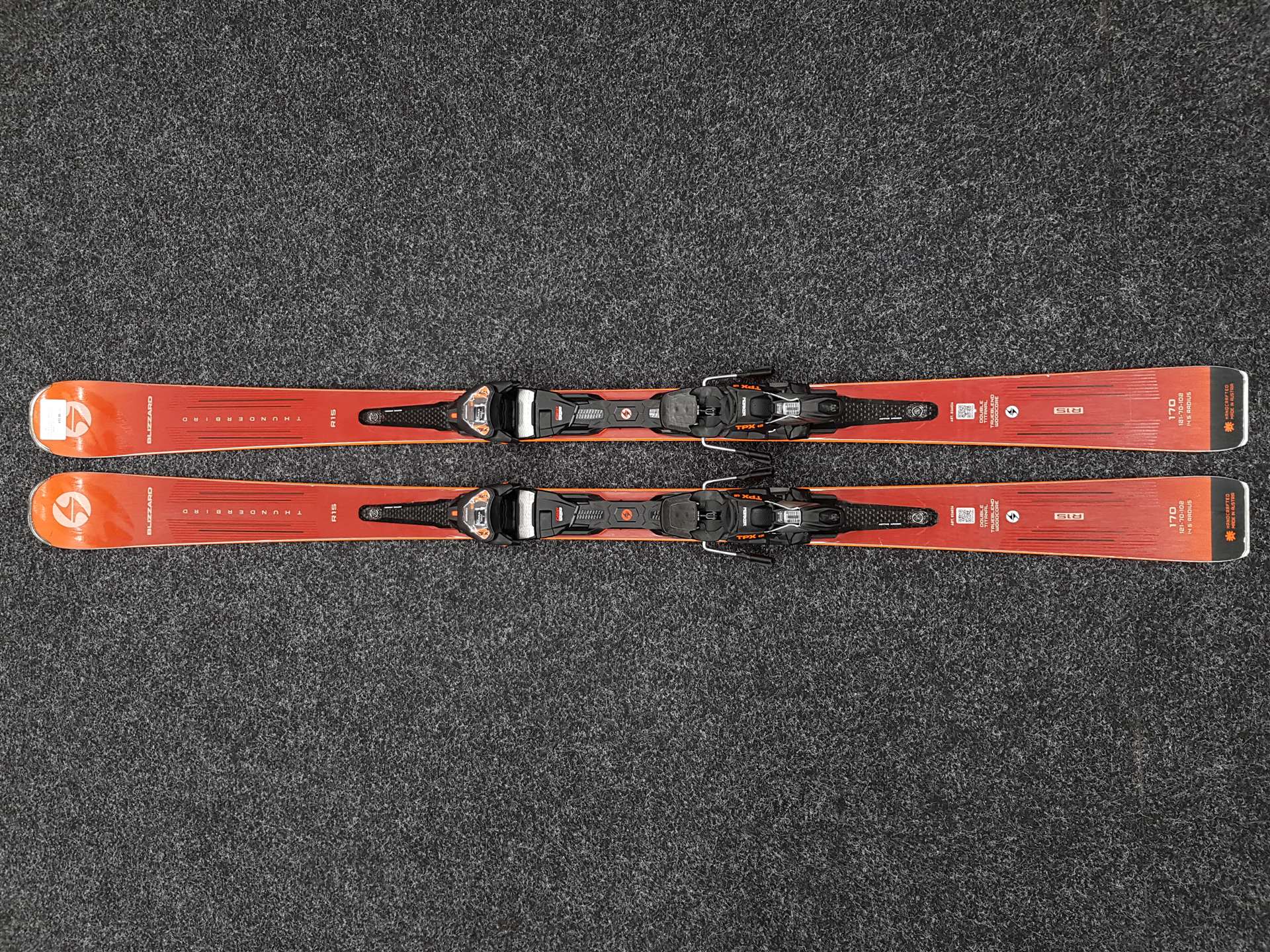 Použité lyže BLIZZARD Thunderbird R 15 + viazanie Marker TPX 12