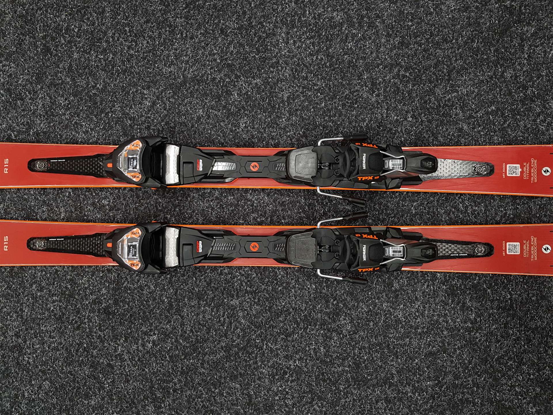 Použité lyže BLIZZARD Thunderbird R 15 + viazanie Marker TPX 12