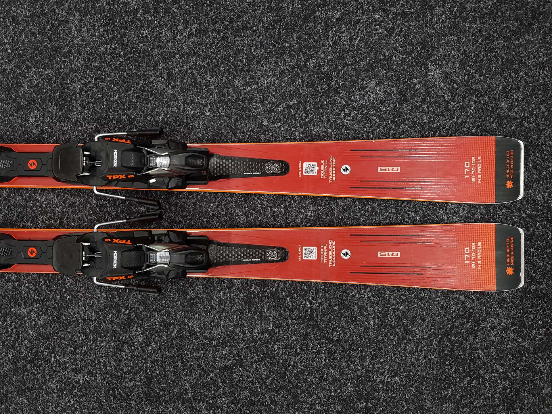 Použité lyže BLIZZARD Thunderbird R 15 + viazanie Marker TPX 12