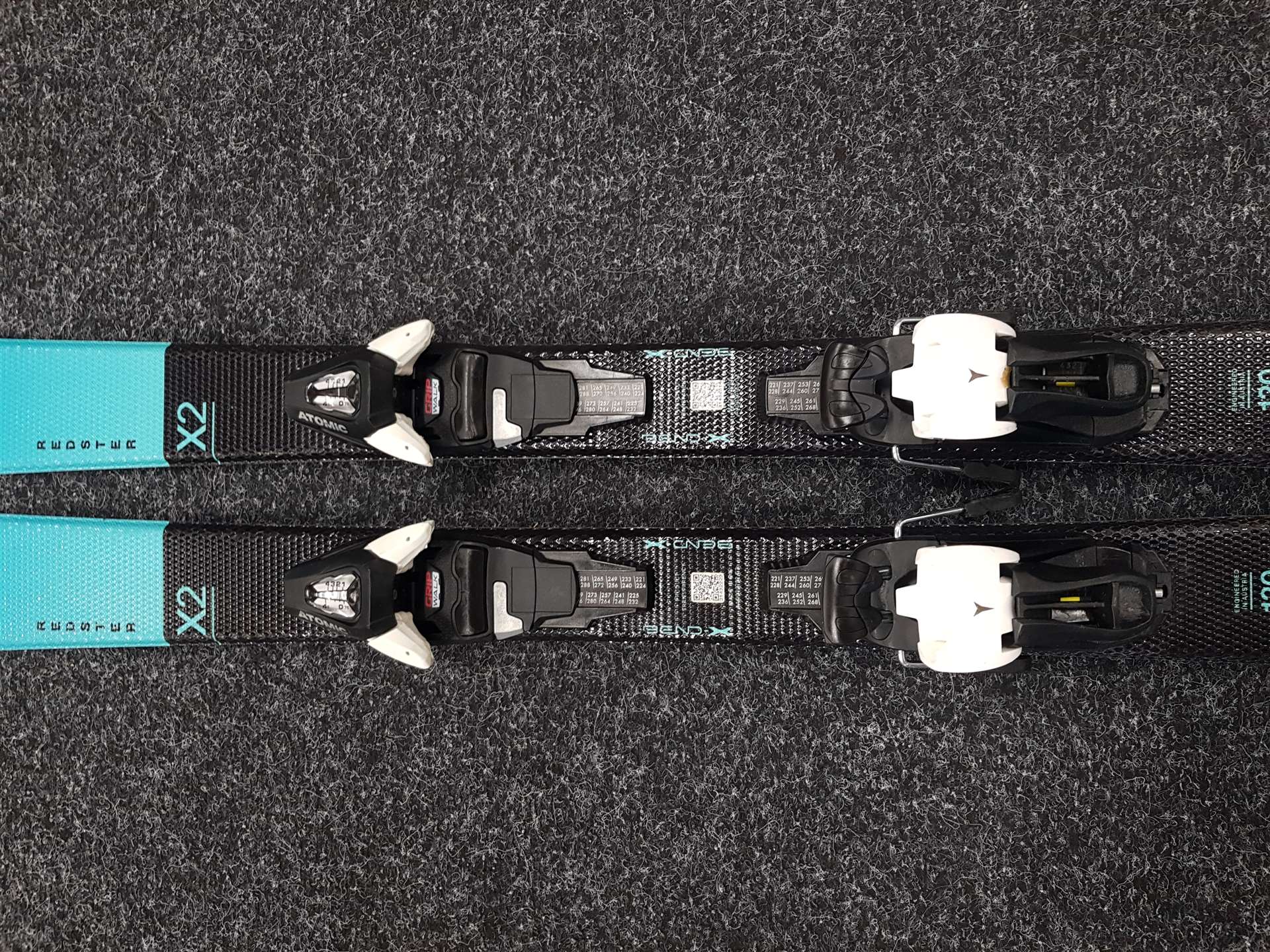 Použité detské lyže ATOMIC Redster X2 + viazanie Atomic 5