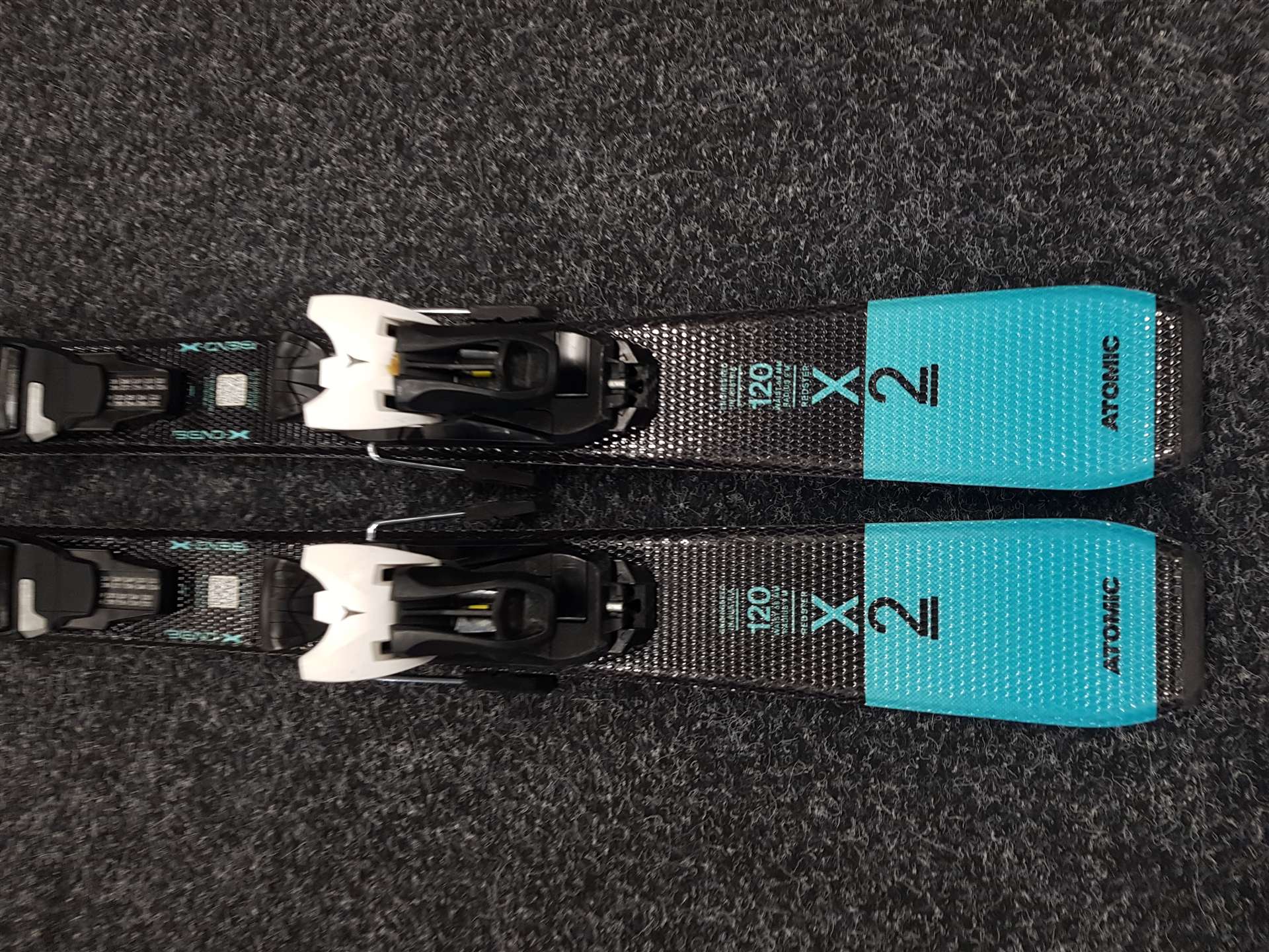 Použité detské lyže ATOMIC Redster X2 + viazanie Atomic 5