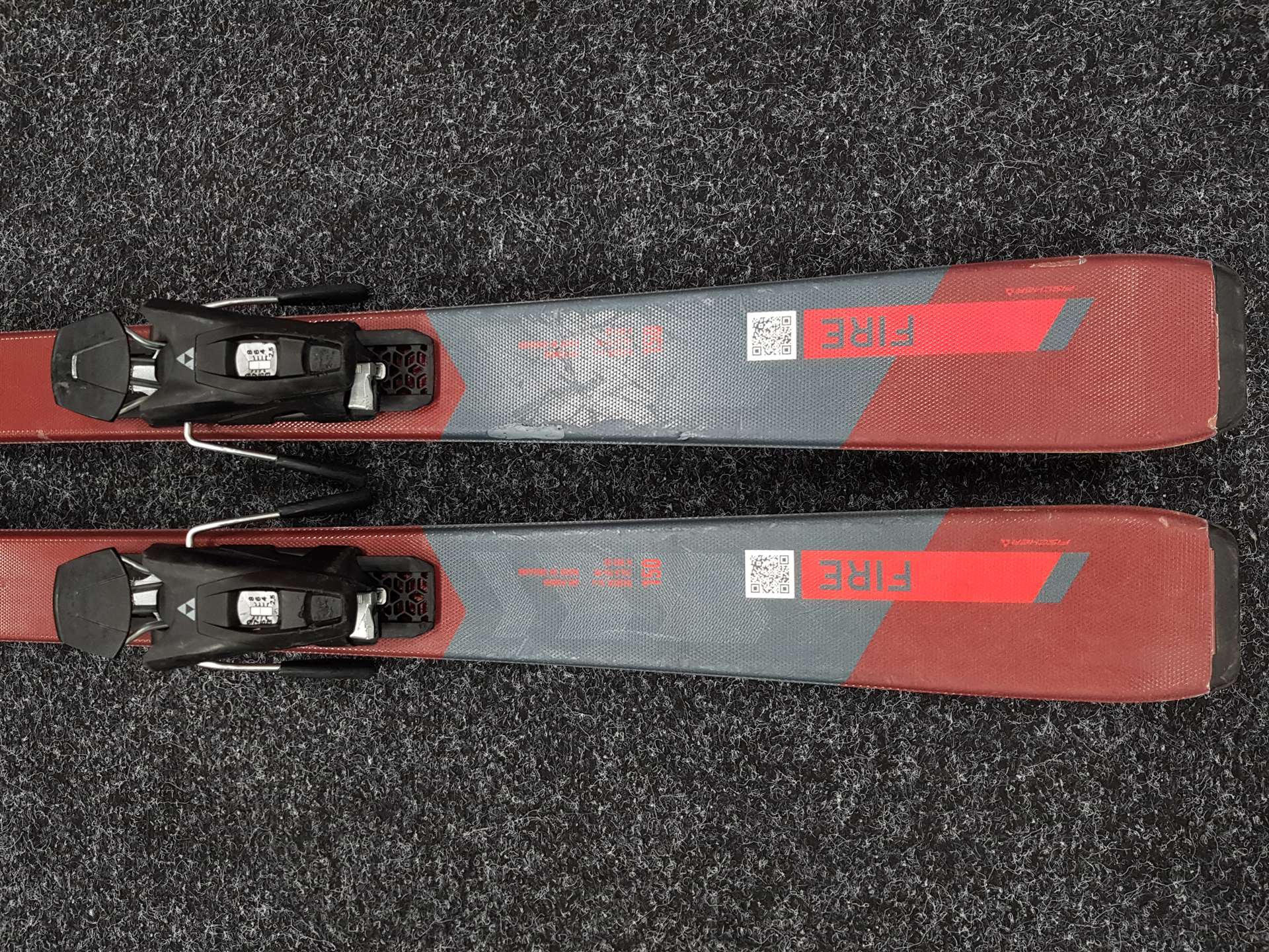 Použité lyže FISCHER Fire + viazanie Fischer RS 9