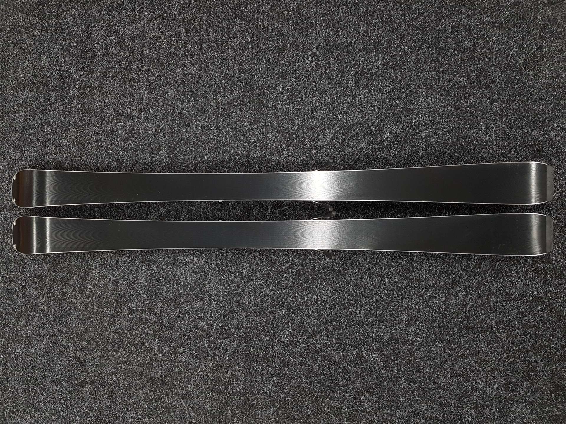 Použité lyže FISCHER Fire + viazanie Fischer RS 9