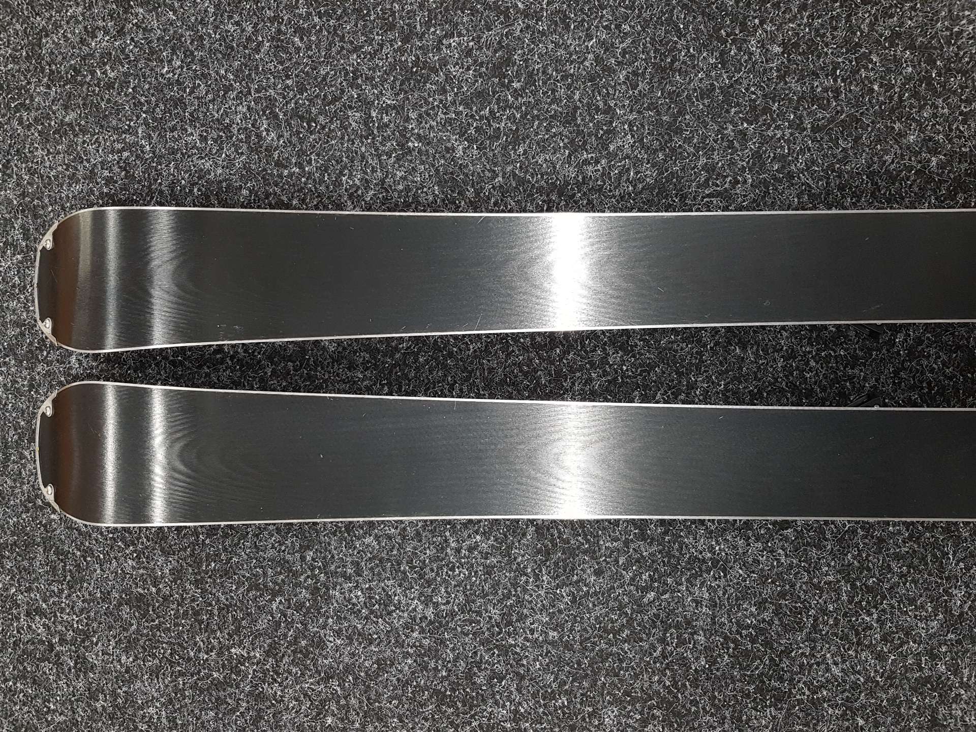 Použité lyže FISCHER Fire + viazanie Fischer RS 9