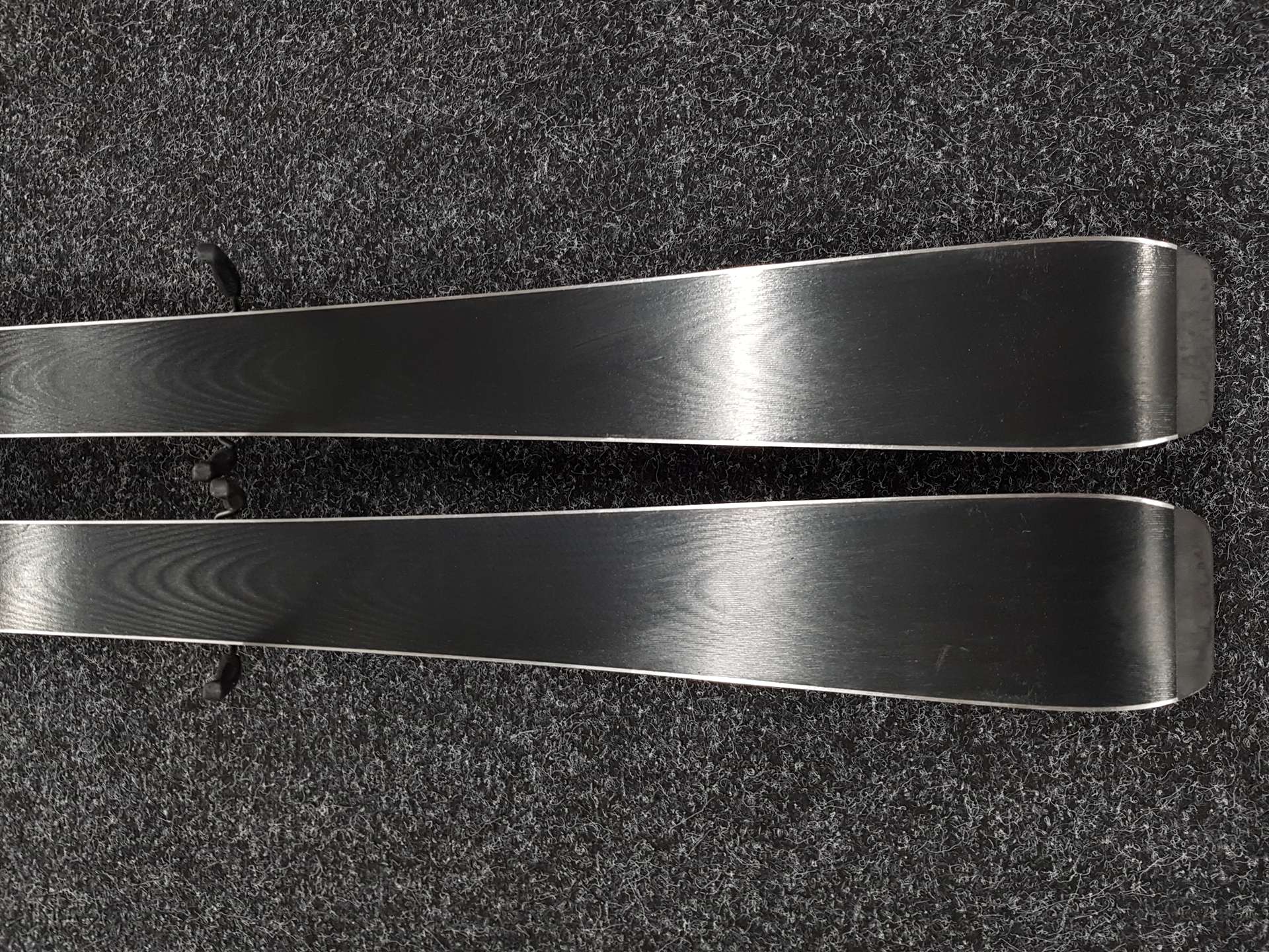 Použité lyže FISCHER Fire + viazanie Fischer RS 9