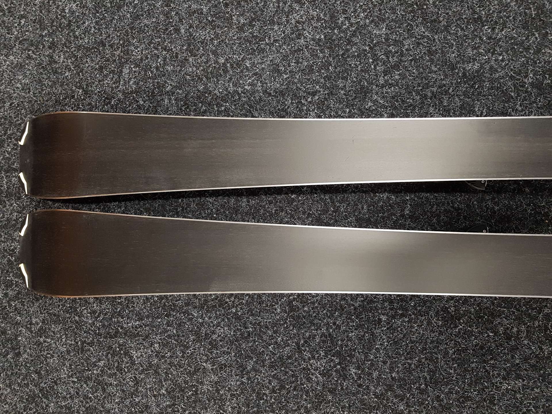 Použité lyže HEAD REV + viazanie Tyrolia 10.0