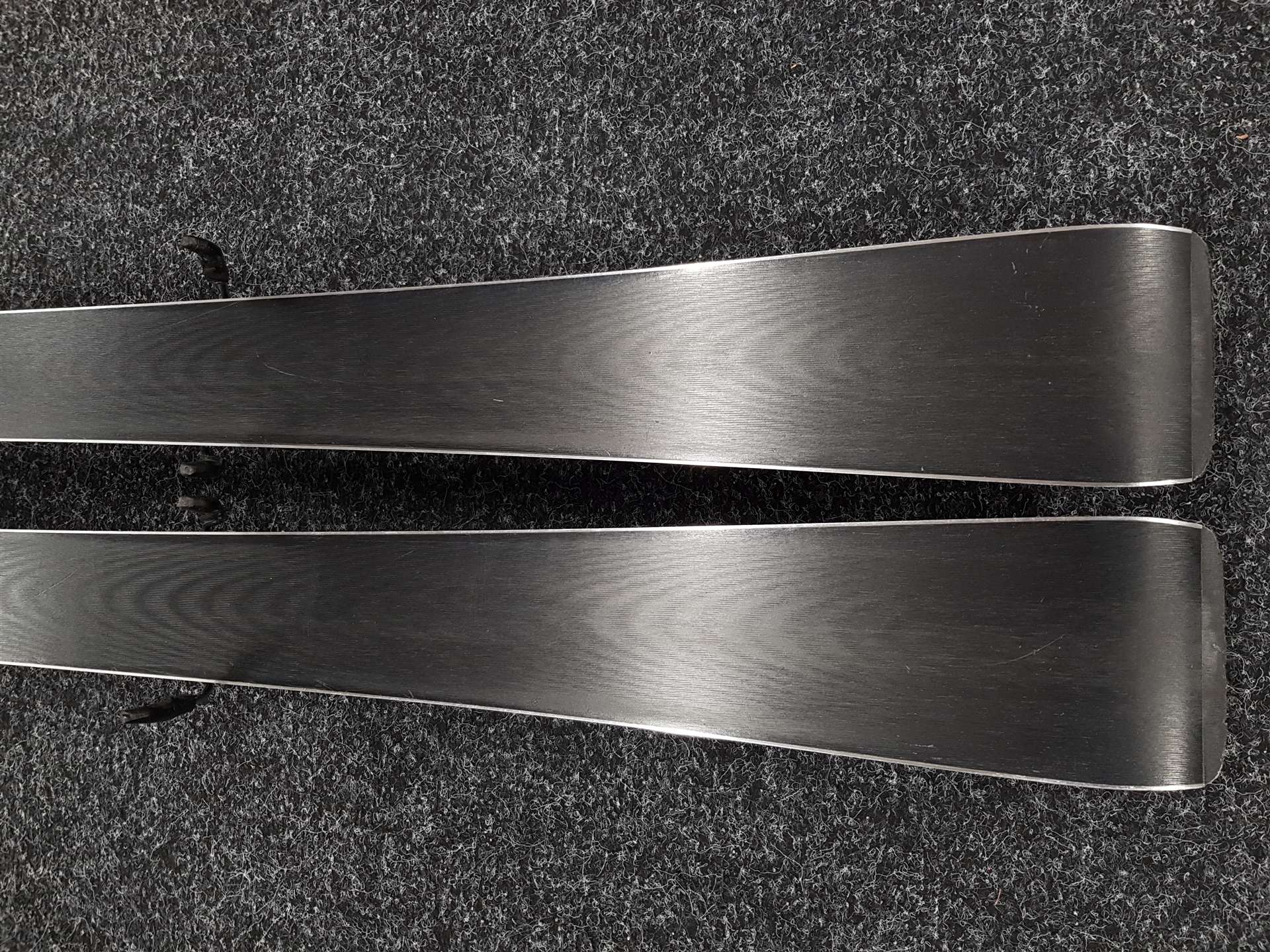 Použité lyže SALOMON Force SX + viazanie Salomon M10