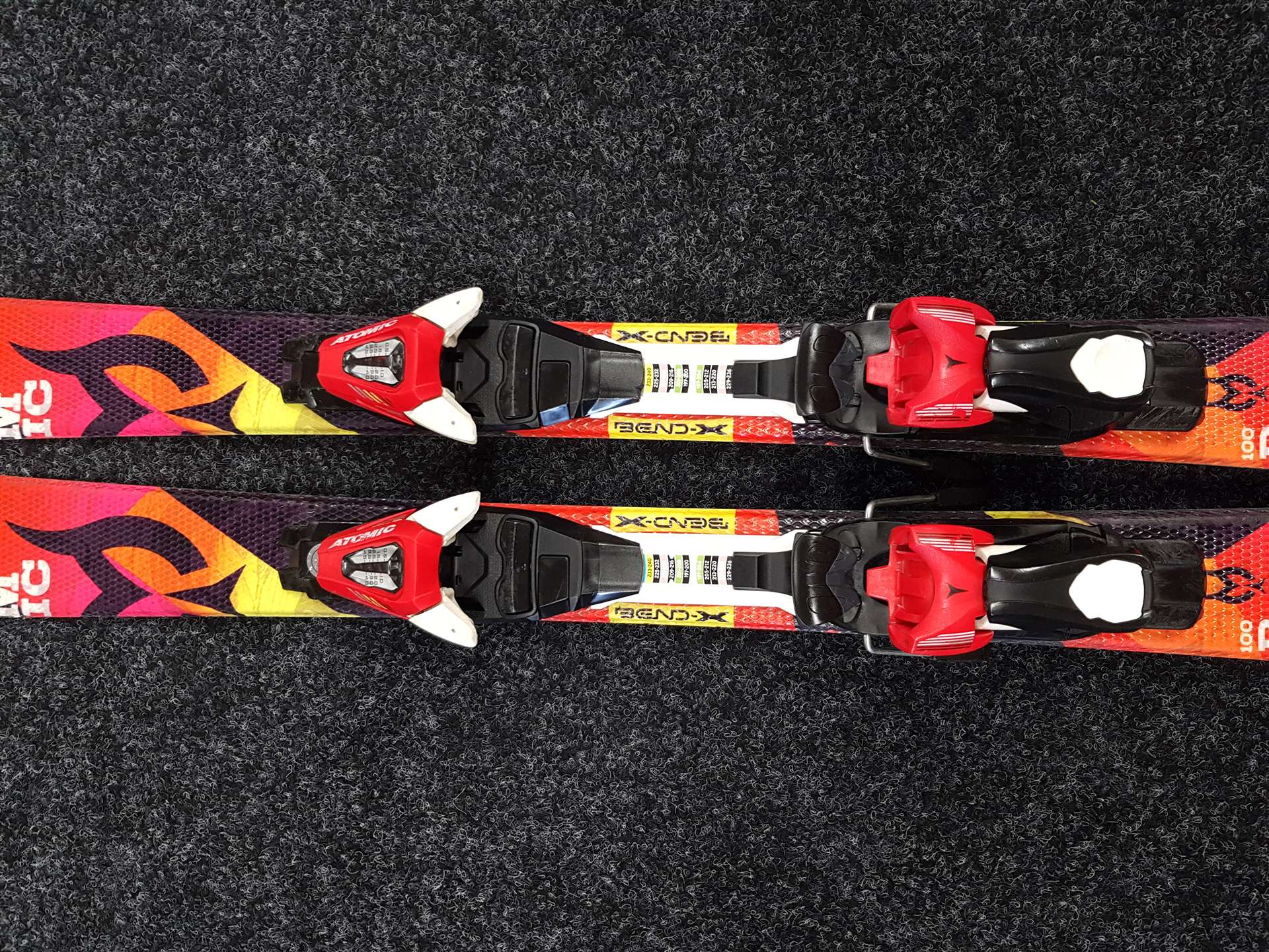 Použité detské lyže ATOMIC Redster + viazanie Atomic XTE 45
