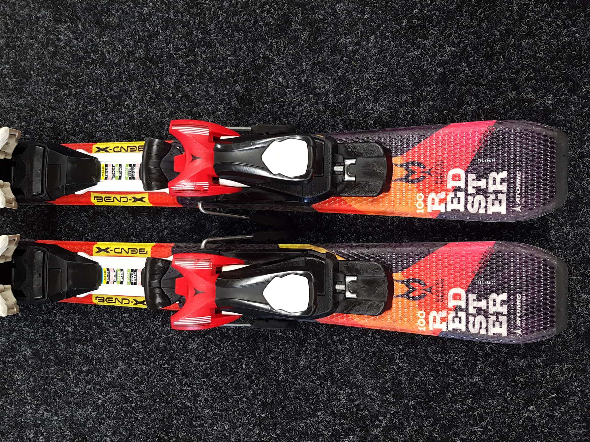 Použité detské lyže ATOMIC Redster + viazanie Atomic XTE 45