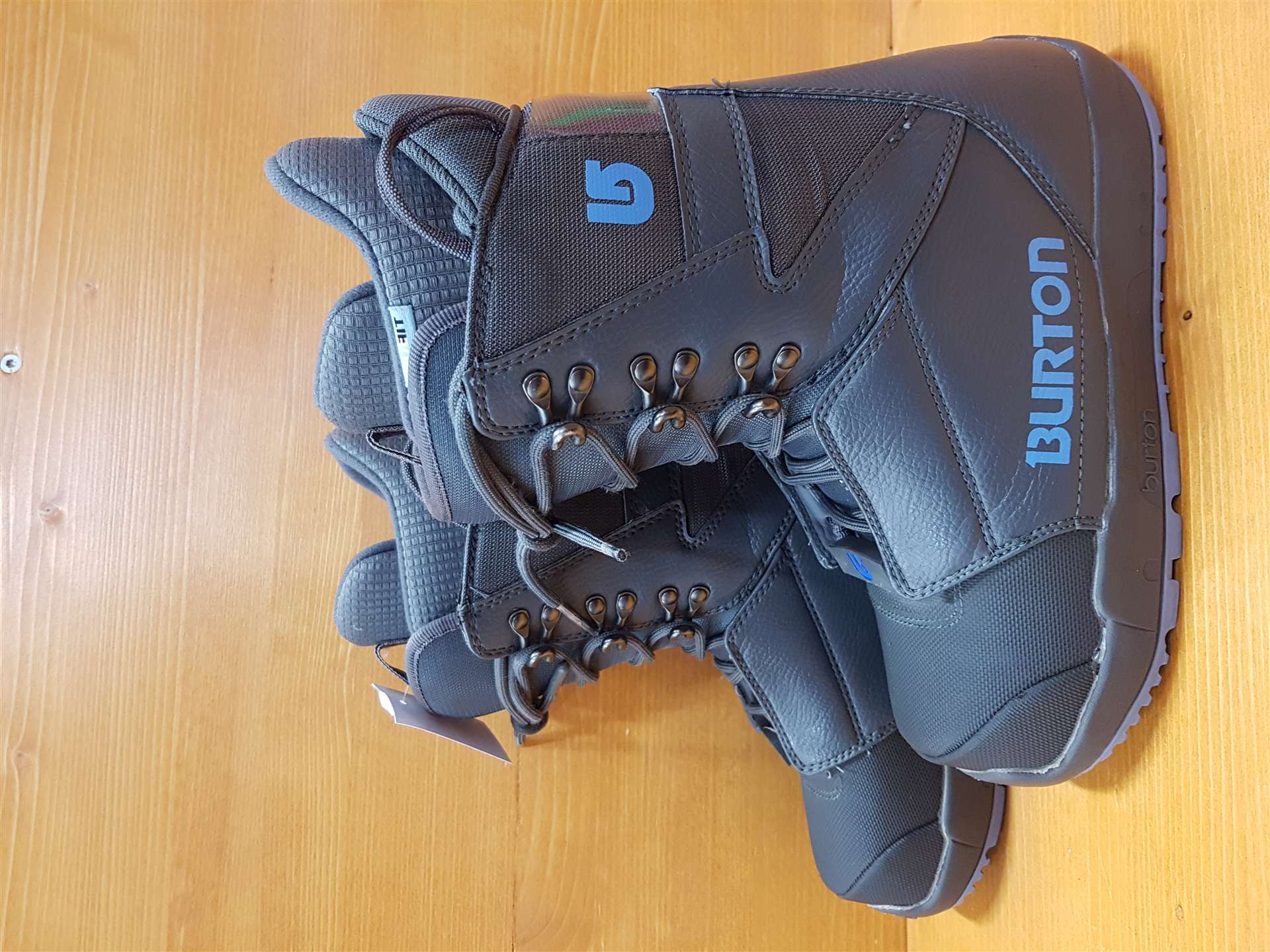 Použité snowboardové topánky BURTON Progression W