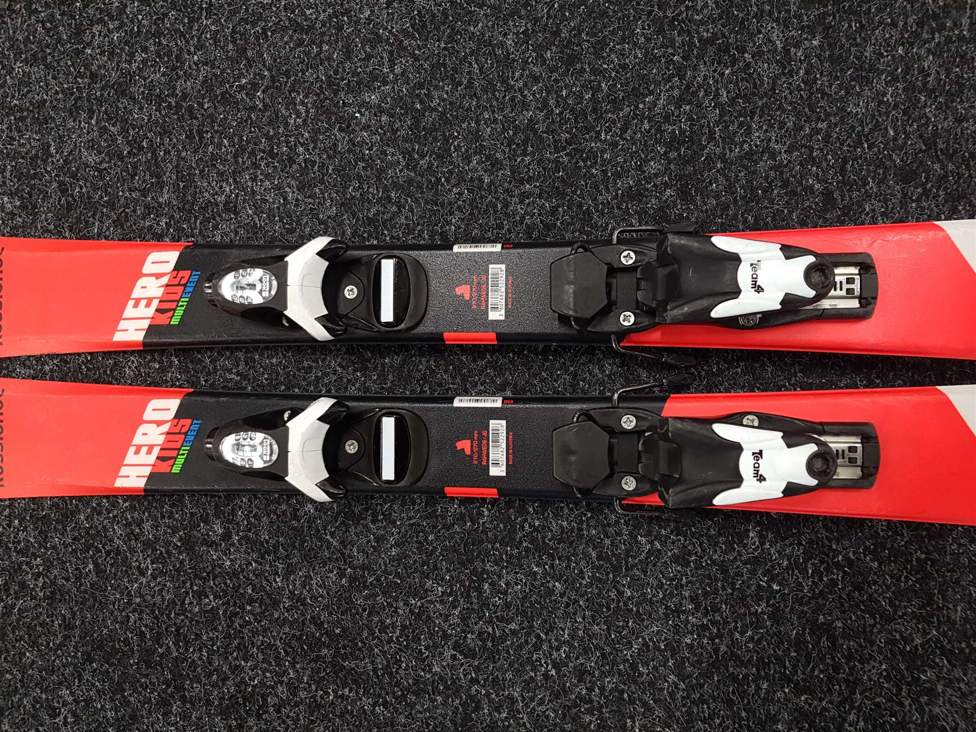 Použité detské lyže ROSSIGNOL Hero Kids Multi Event + viazanie Look Team 4