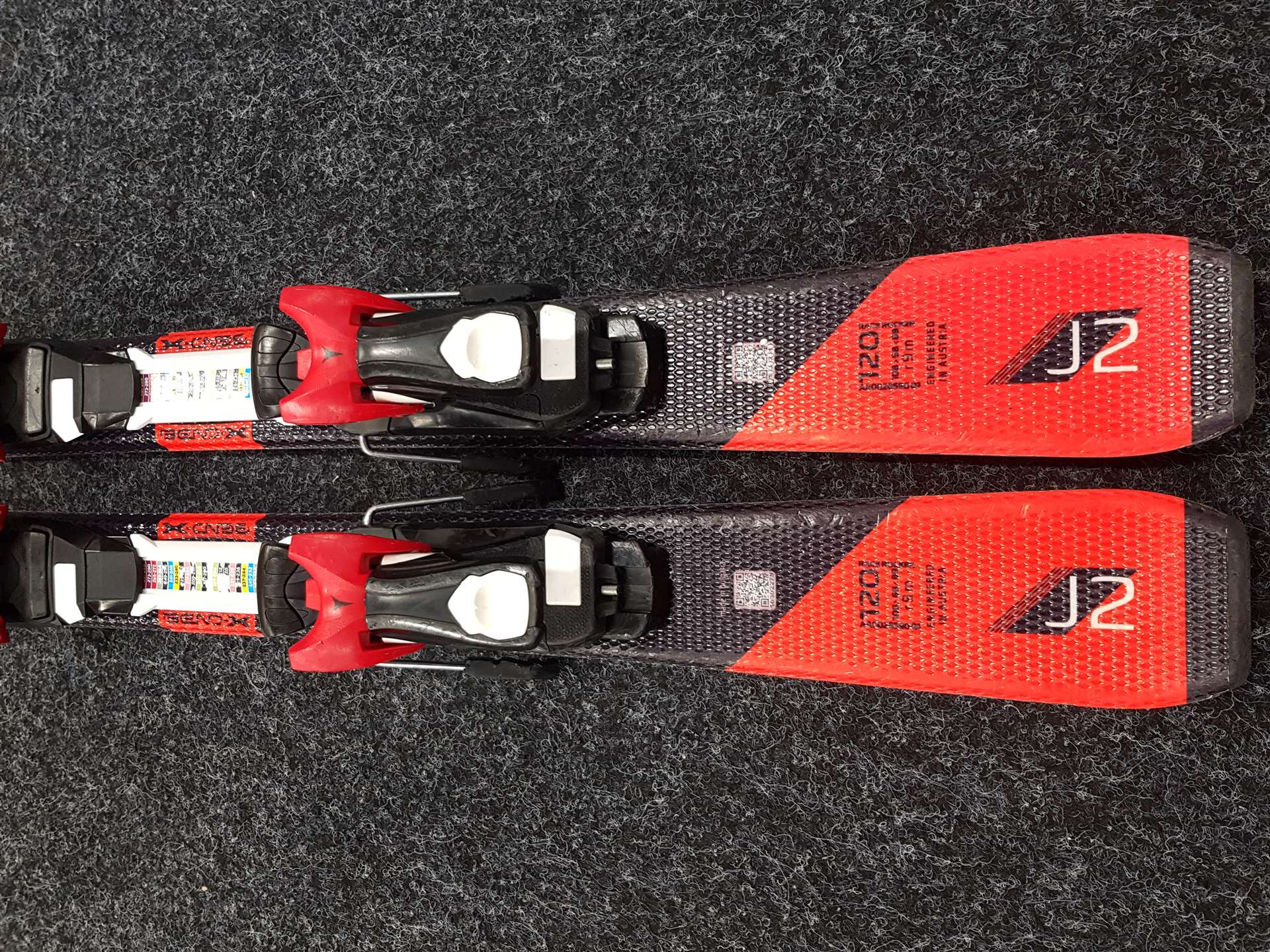 Použité detské lyže ATOMIC Redster J2 + viazanie Atomic 4.5