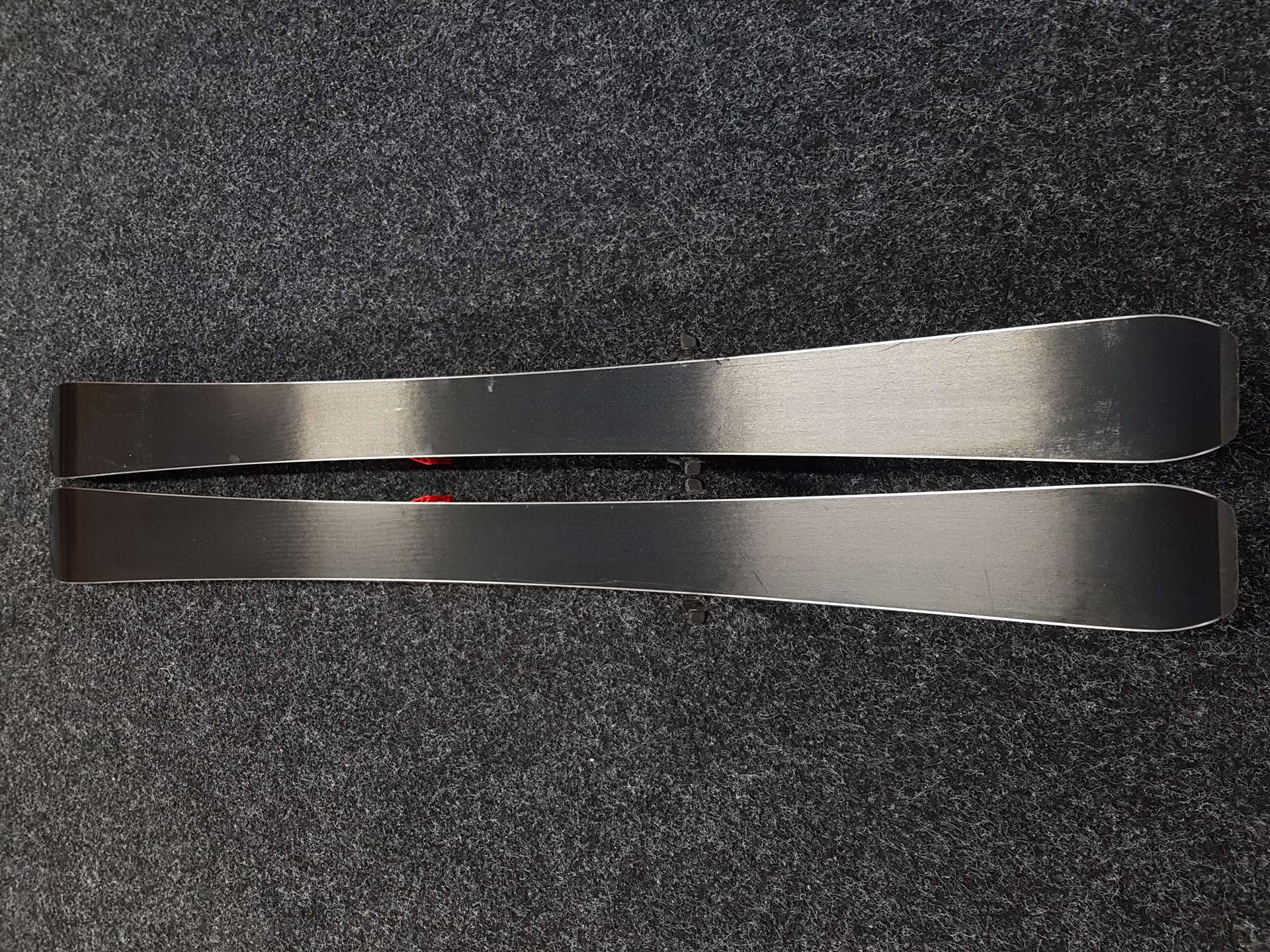 Použité detské lyže ATOMIC Redster J2 + viazanie Atomic 4.5
