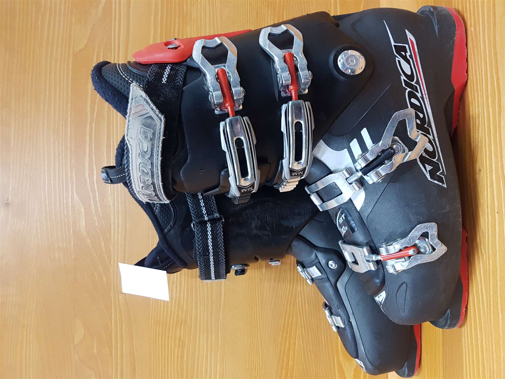 Použité lyžiarky NORDICA NXT X 80R