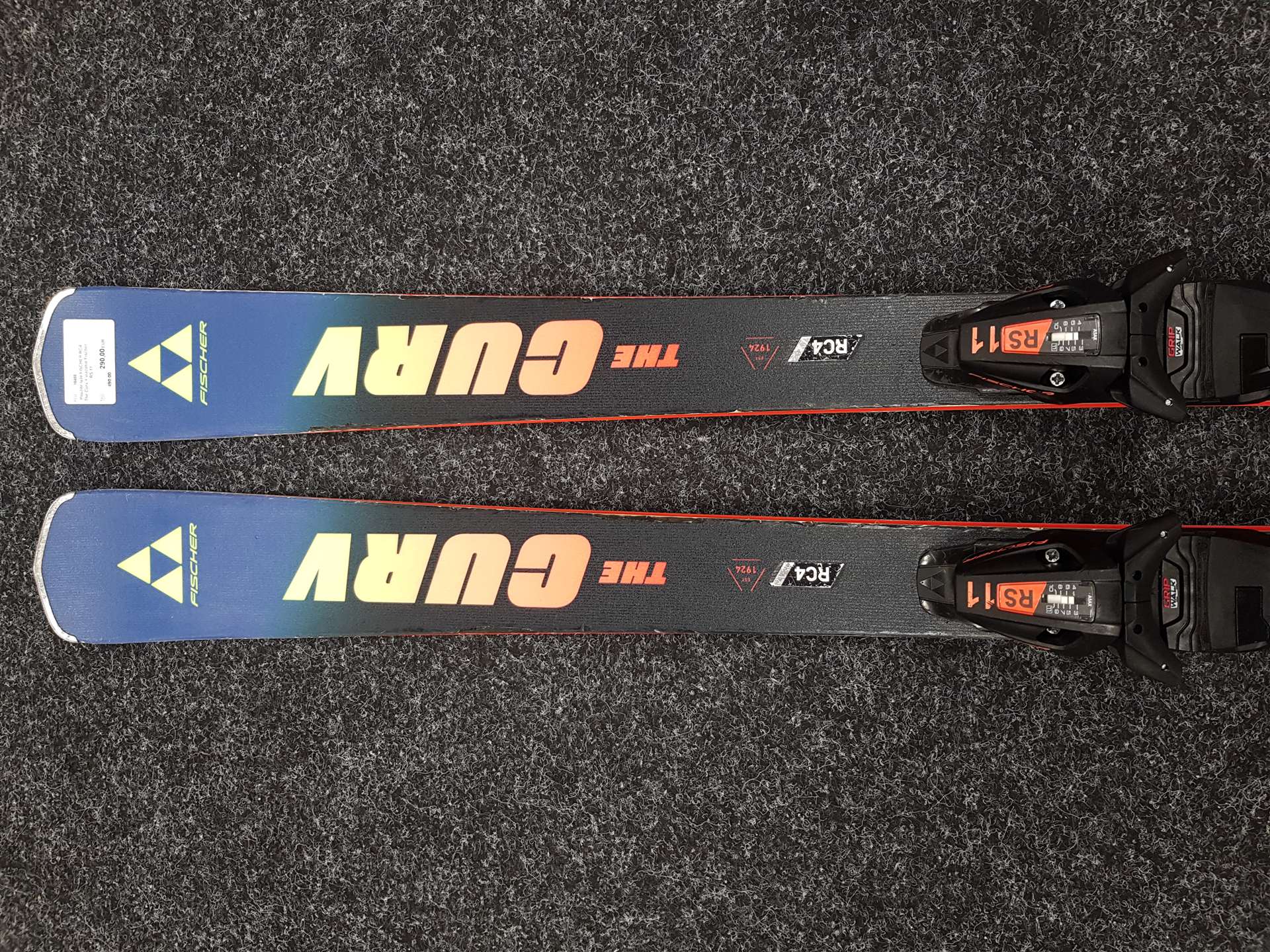 Použité lyže FISCHER RC4 The Curv Premium + viazanie Fischer RS 11