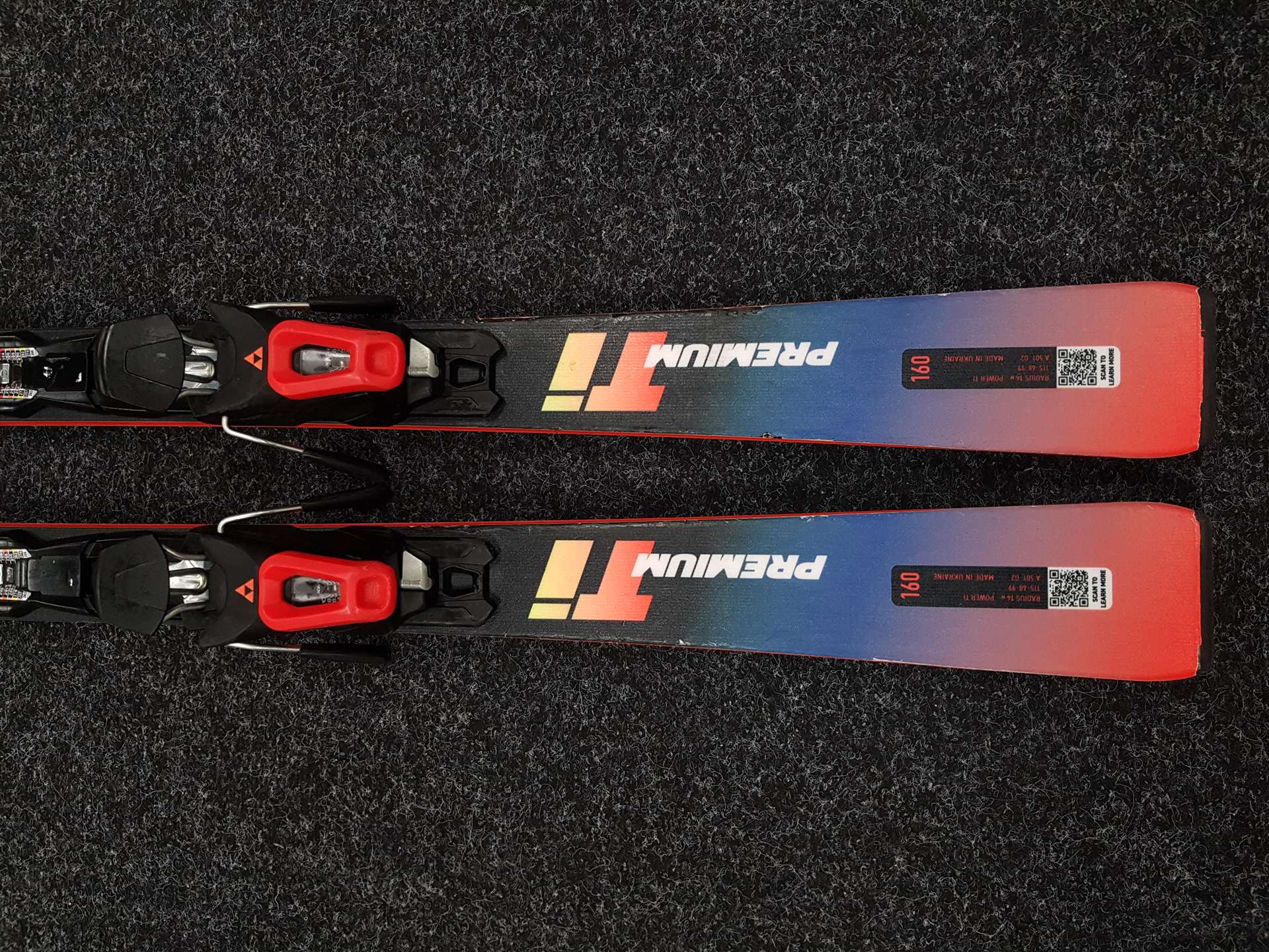 Použité lyže FISCHER RC4 The Curv Premium + viazanie Fischer RS 11