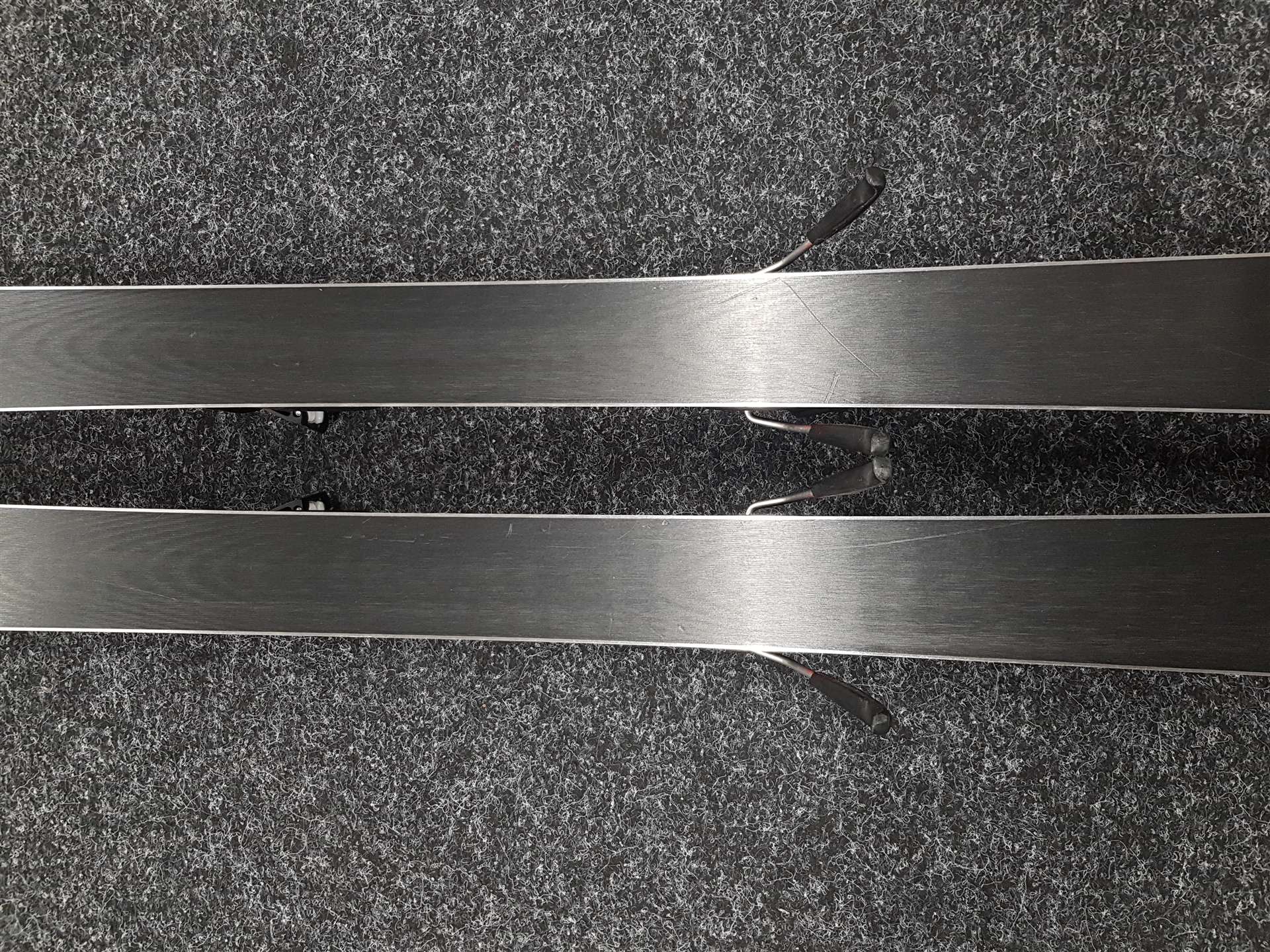 Použité lyže FISCHER RC4 The Curv Premium + viazanie Fischer RS 11