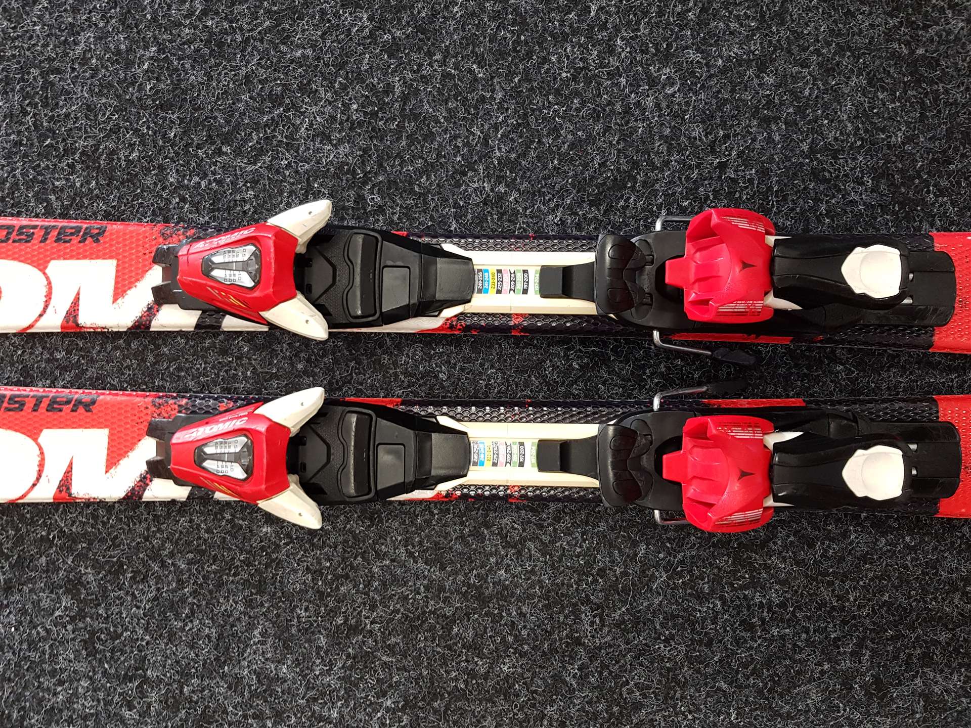 Použité detské lyže ATOMIC Redster + viazanie Atomic XTE 045