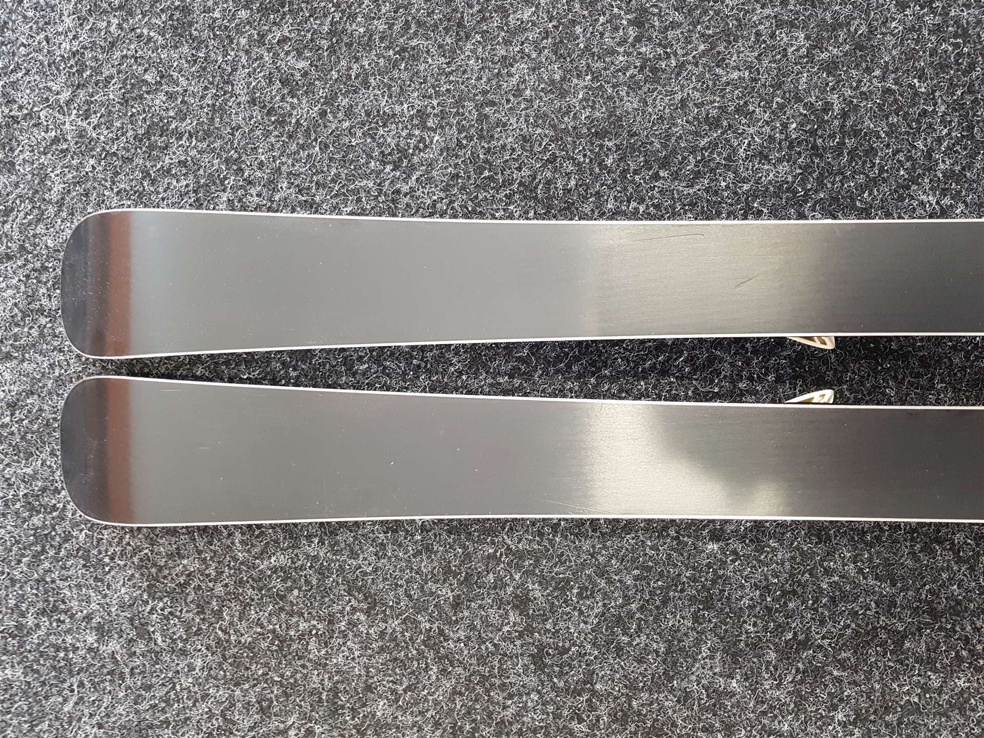 Použité detské lyže ATOMIC Redster + viazanie Atomic XTE 045