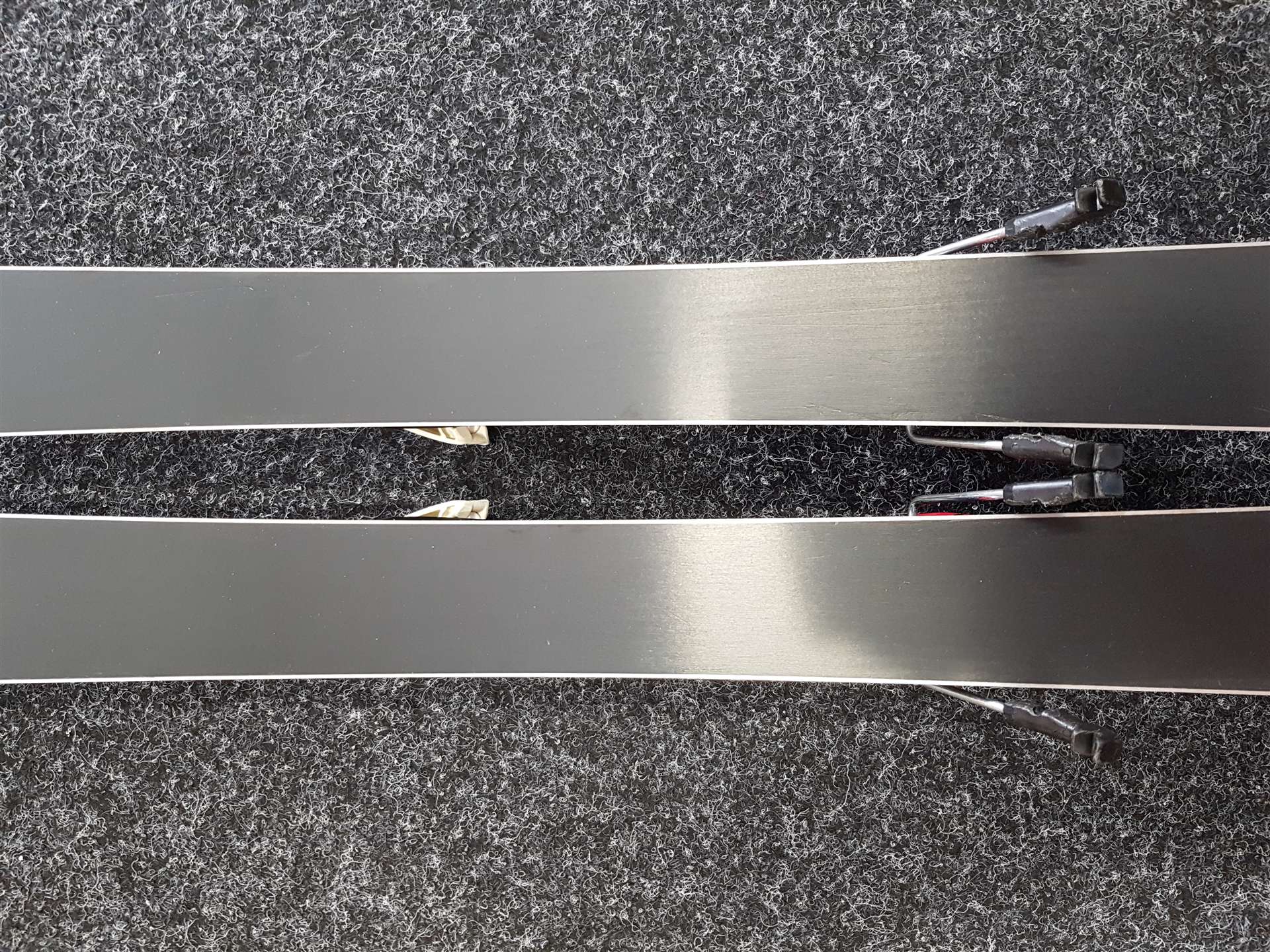 Použité detské lyže ATOMIC Redster + viazanie Atomic XTE 045