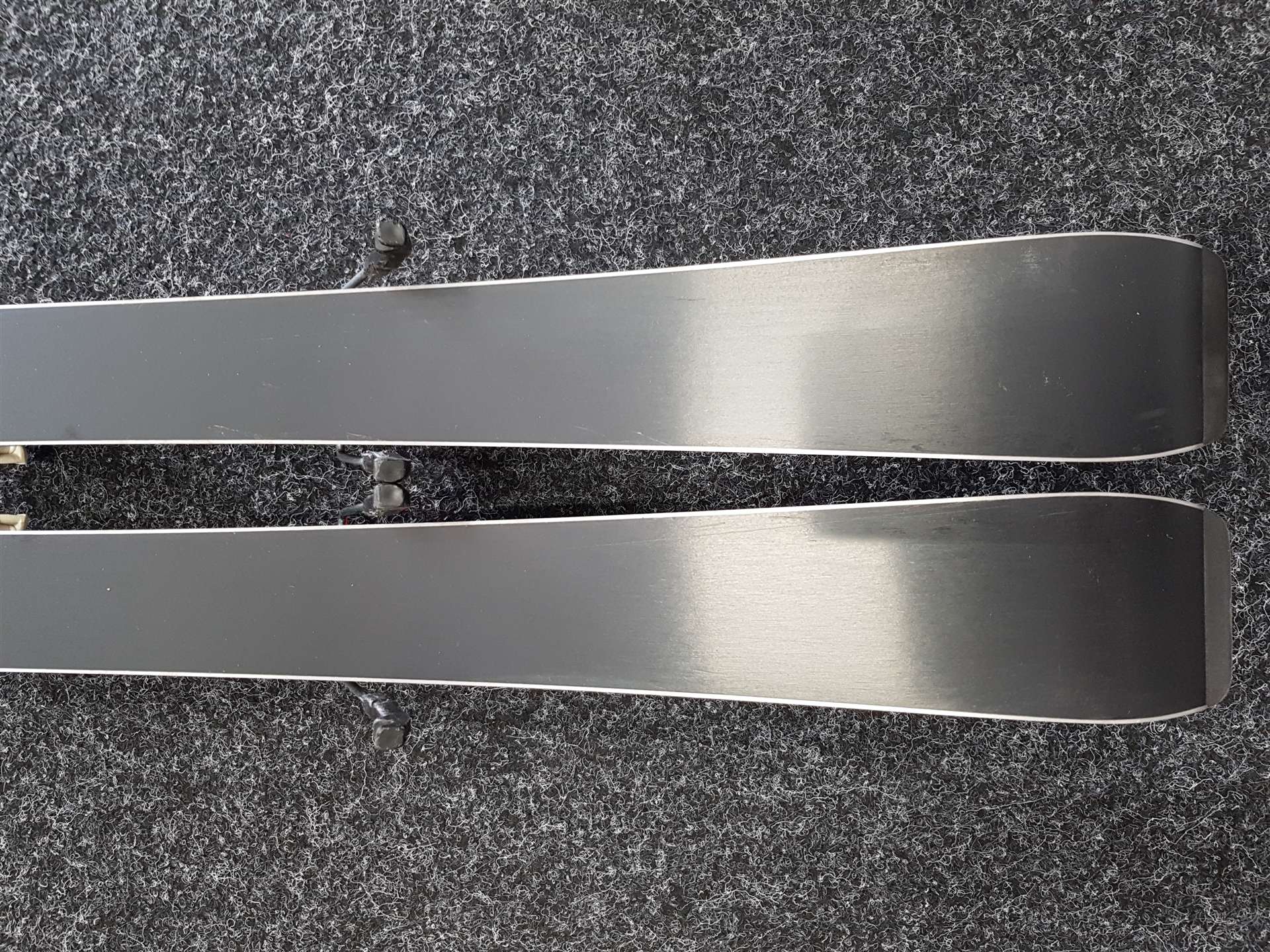 Použité detské lyže ATOMIC Redster + viazanie Atomic XTE 045