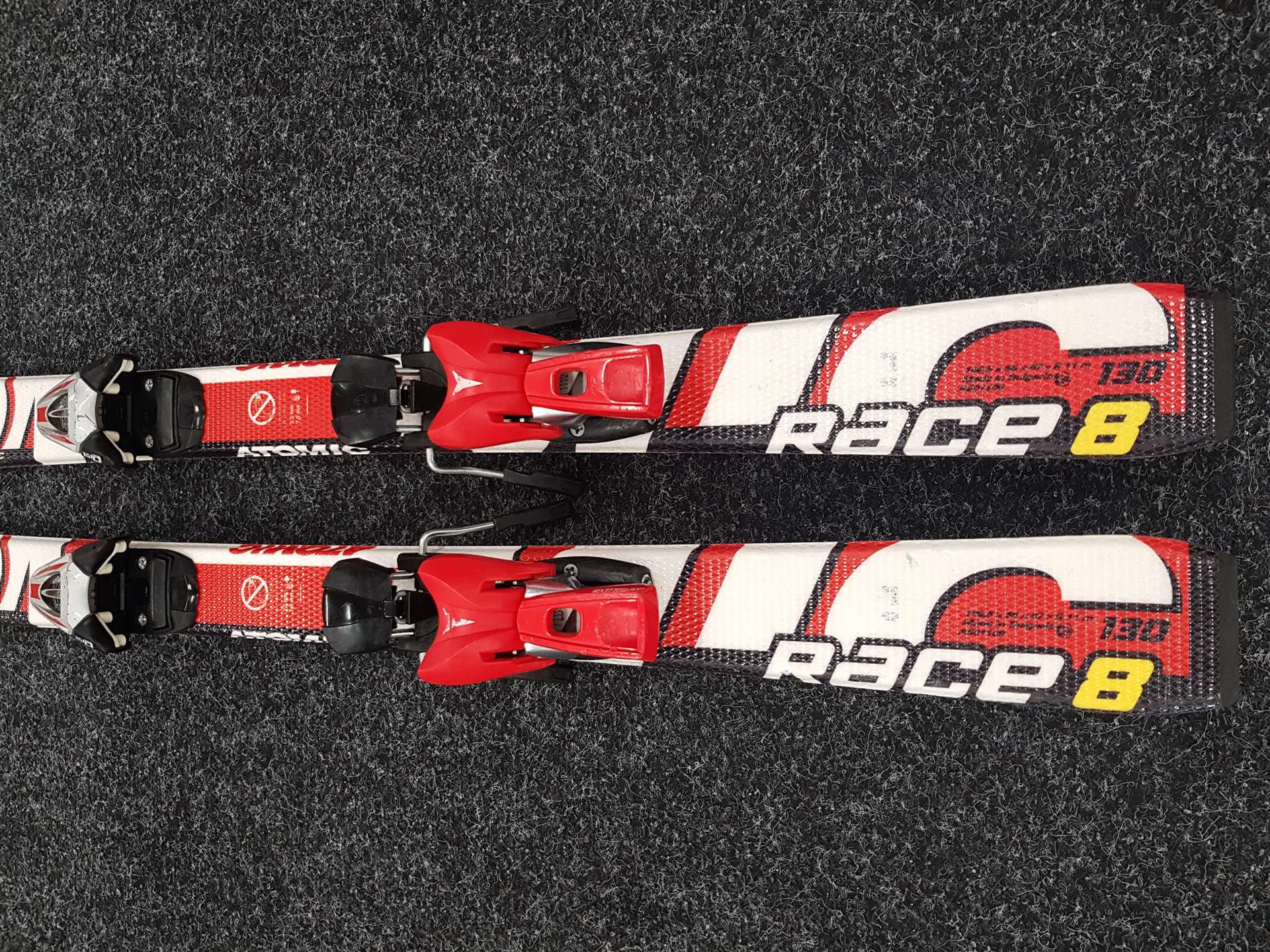 Použité detské lyže ATOMIC Race 8 + viazanie Atomic Evox 7