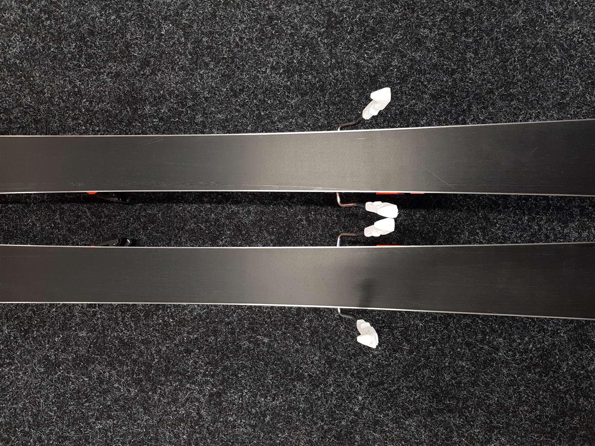 Použité lyže ATOMIC XT Redster  + viazanie Atomic XT 10