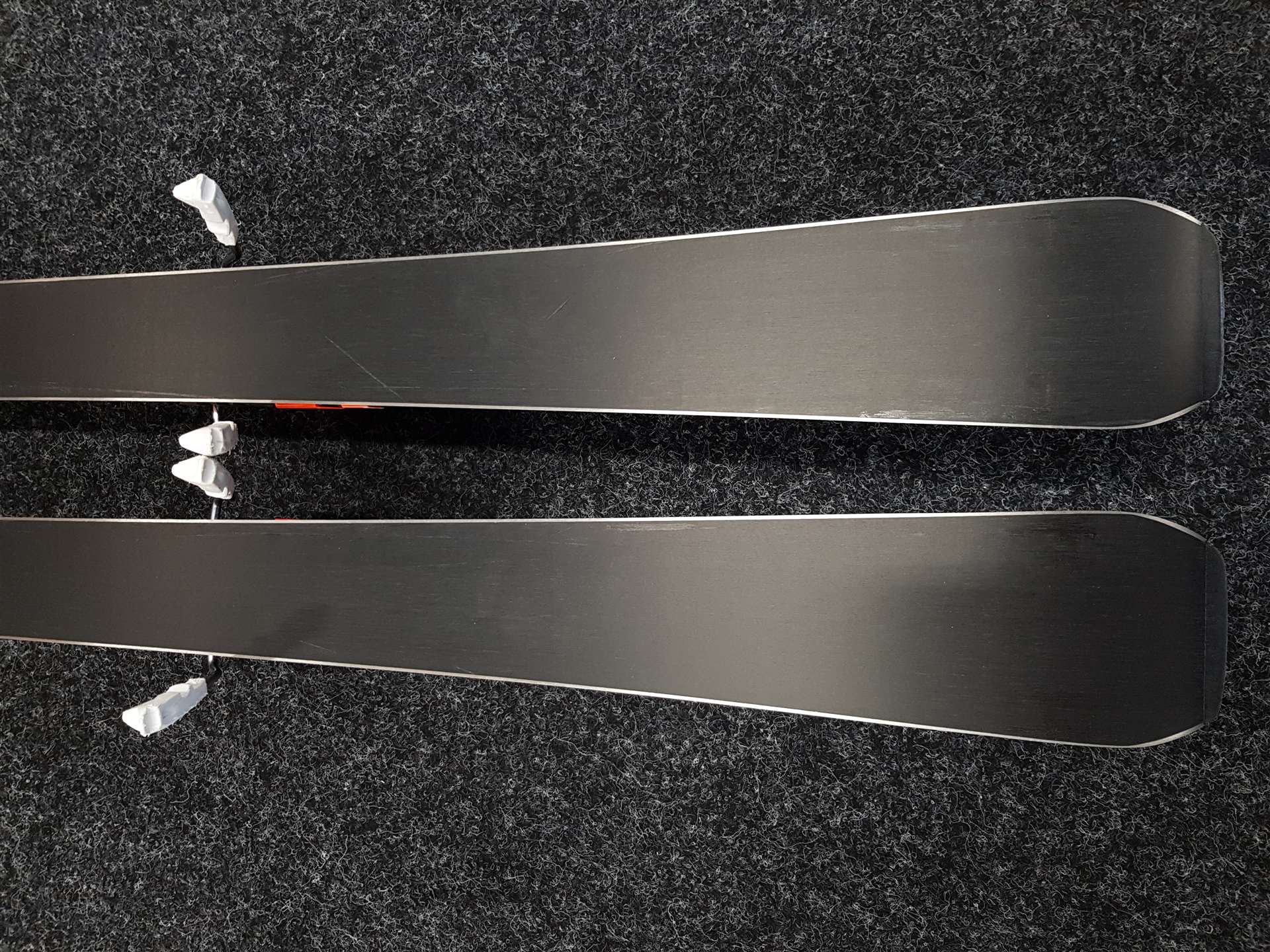 Použité lyže ATOMIC XT Redster  + viazanie Atomic XT 10