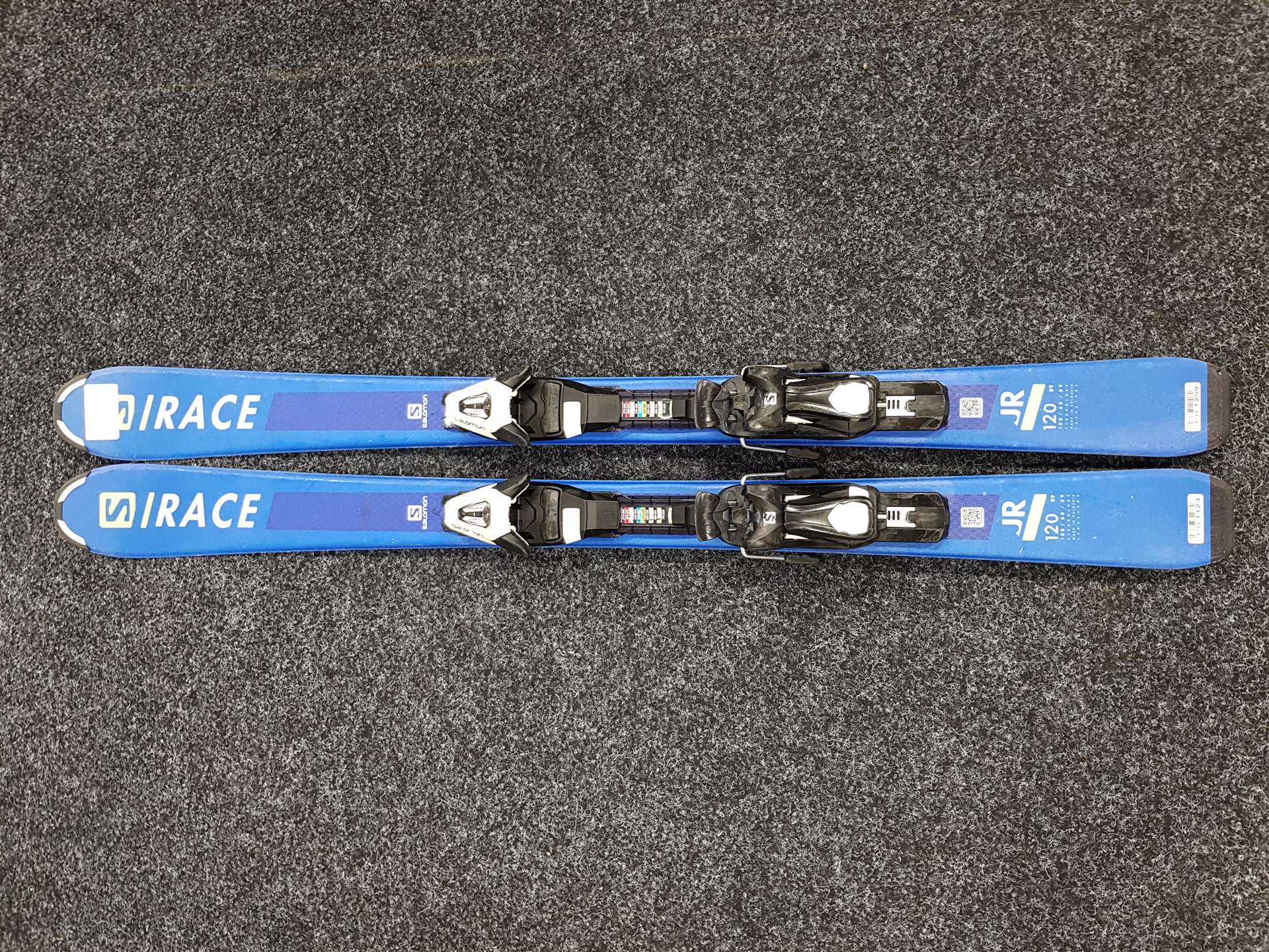 Použité detské lyže SALOMON Race JR 120 + viazanie Salomon 5