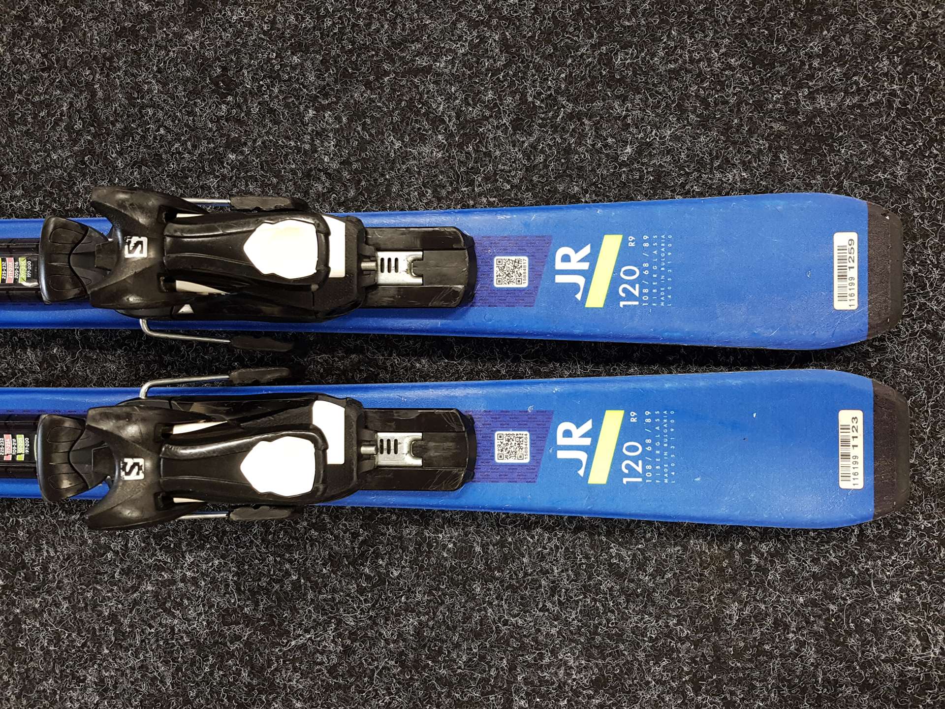 Použité detské lyže SALOMON Race JR 120 + viazanie Salomon 5