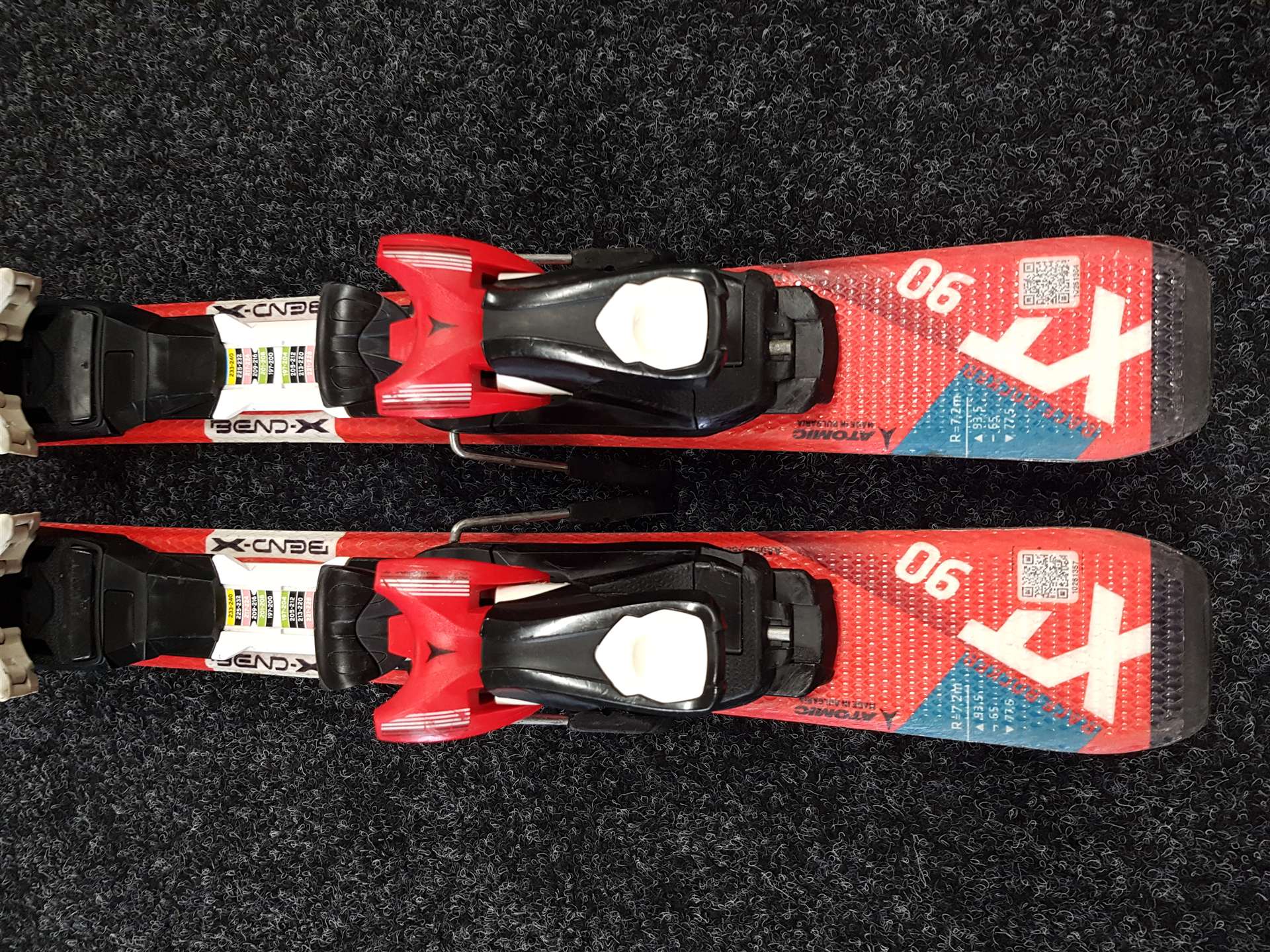 Použité detské lyže ATOMIC Redster XT 90 + viazanie Atomic XTE 45