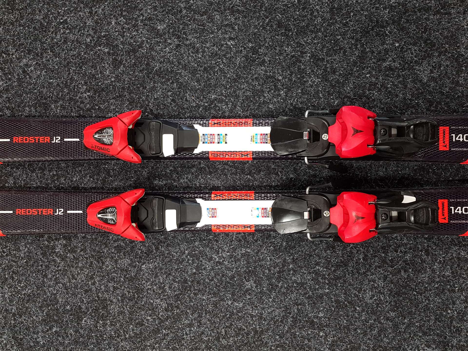 Použité lyže ATOMIC Redster J2 + viazanie   Atomic L7