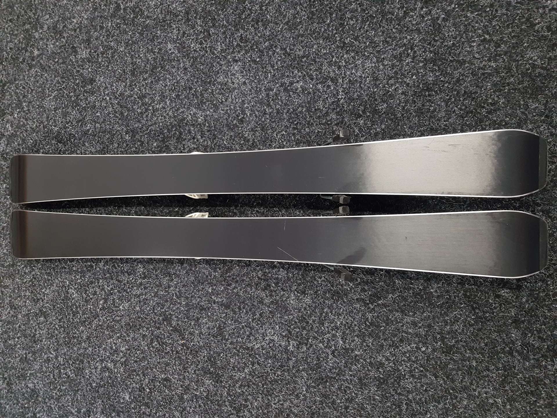 Použité detské lyže ATOMIC Redster X2 + viazanie Atomic 4.5