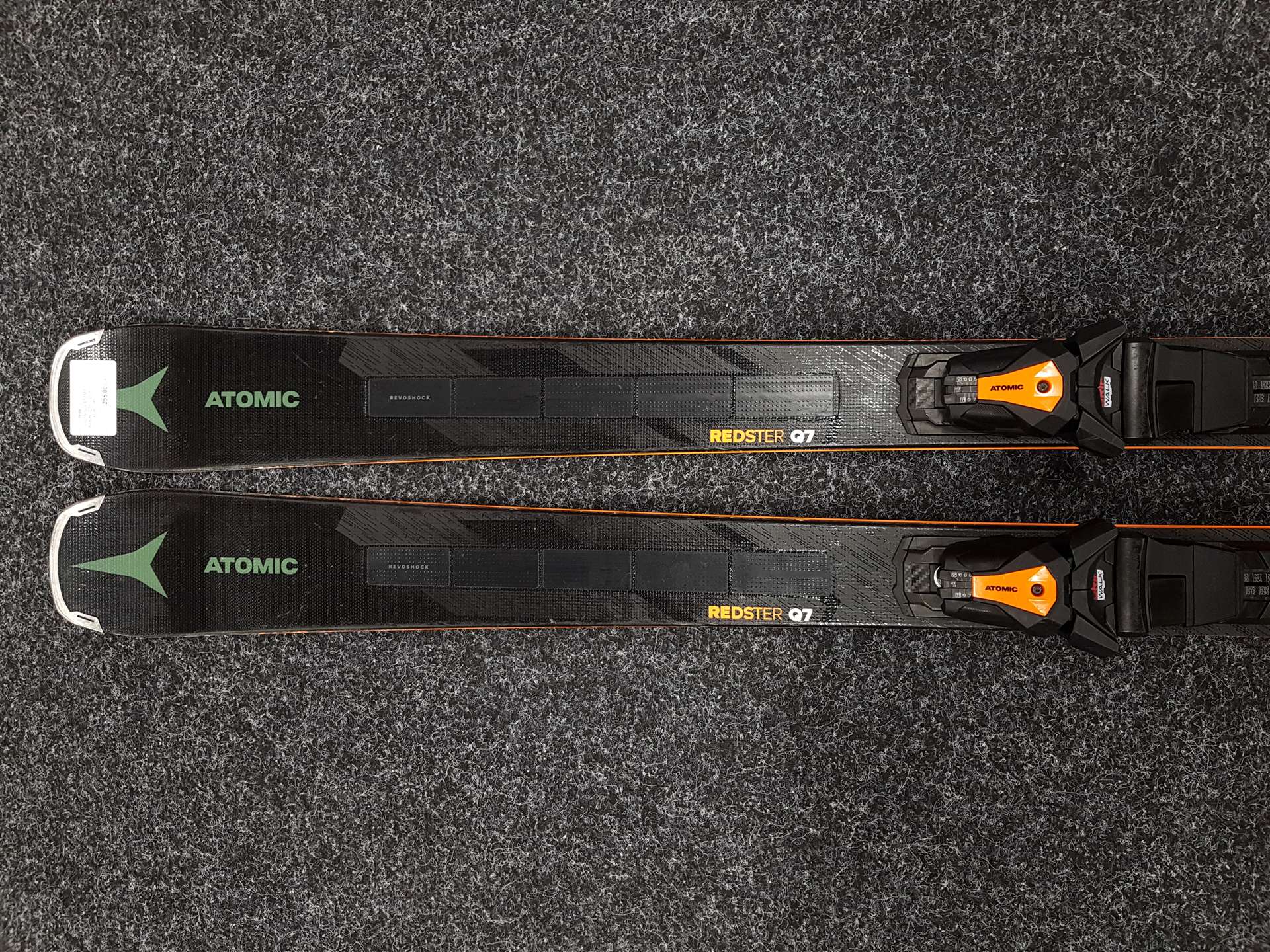 Použité lyže ATOMIC Redster Q7 + viazanie Atomic M12