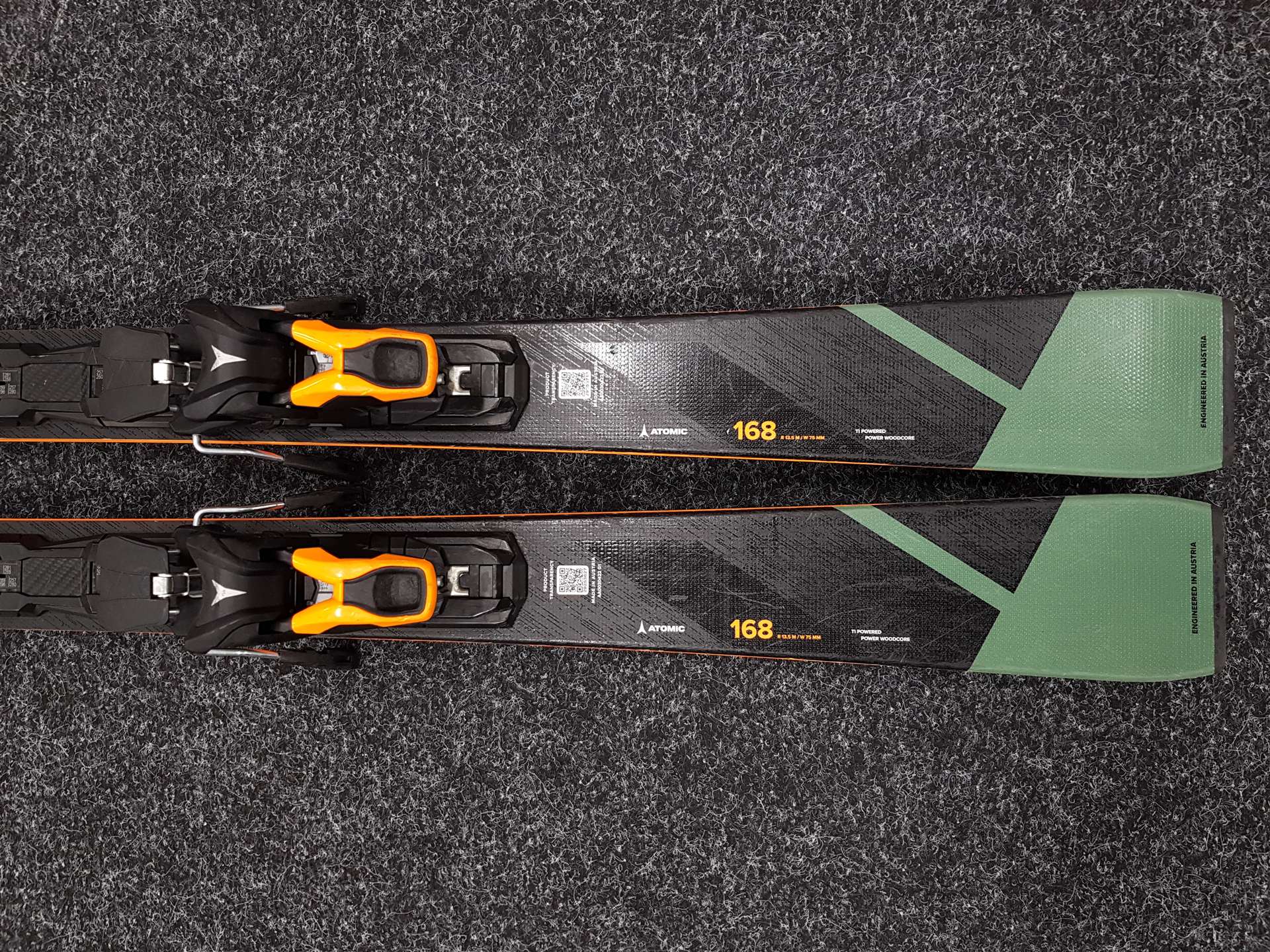 Použité lyže ATOMIC Redster Q7 + viazanie Atomic M12