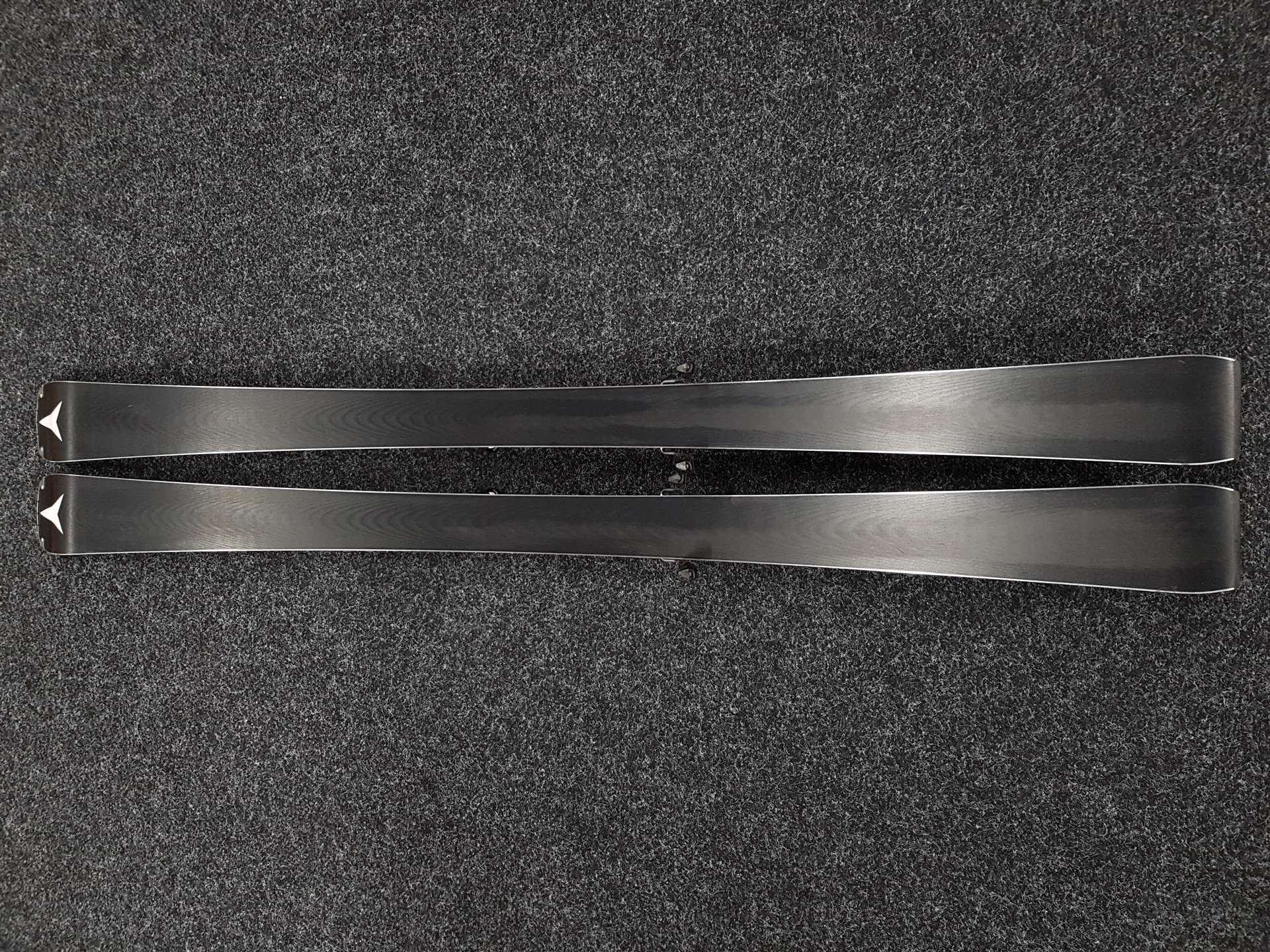 Použité lyže ATOMIC Redster Q7 + viazanie Atomic M12