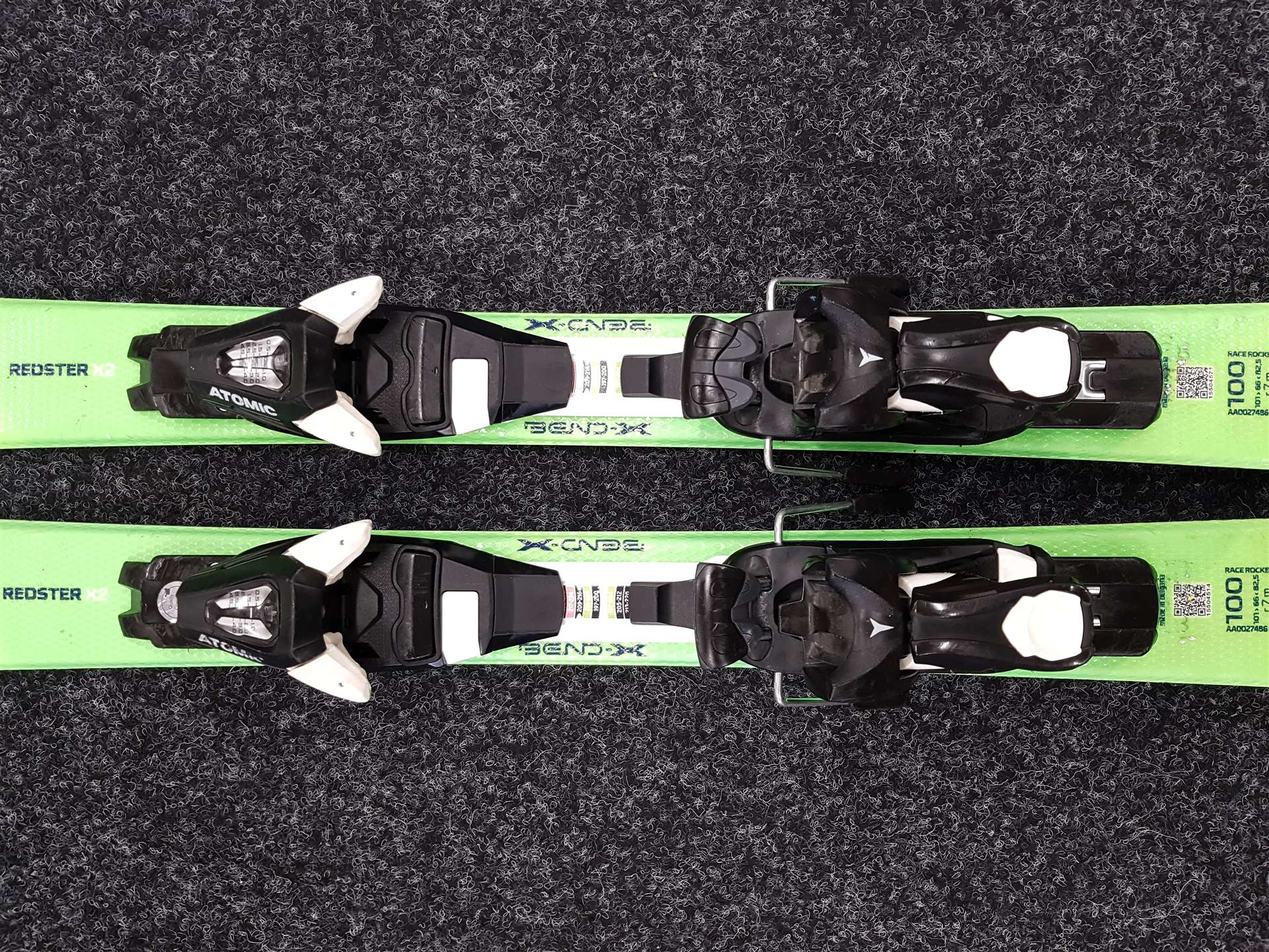 Použité detské lyže ATOMIC Redster X2 + viazanie Atomic C5
