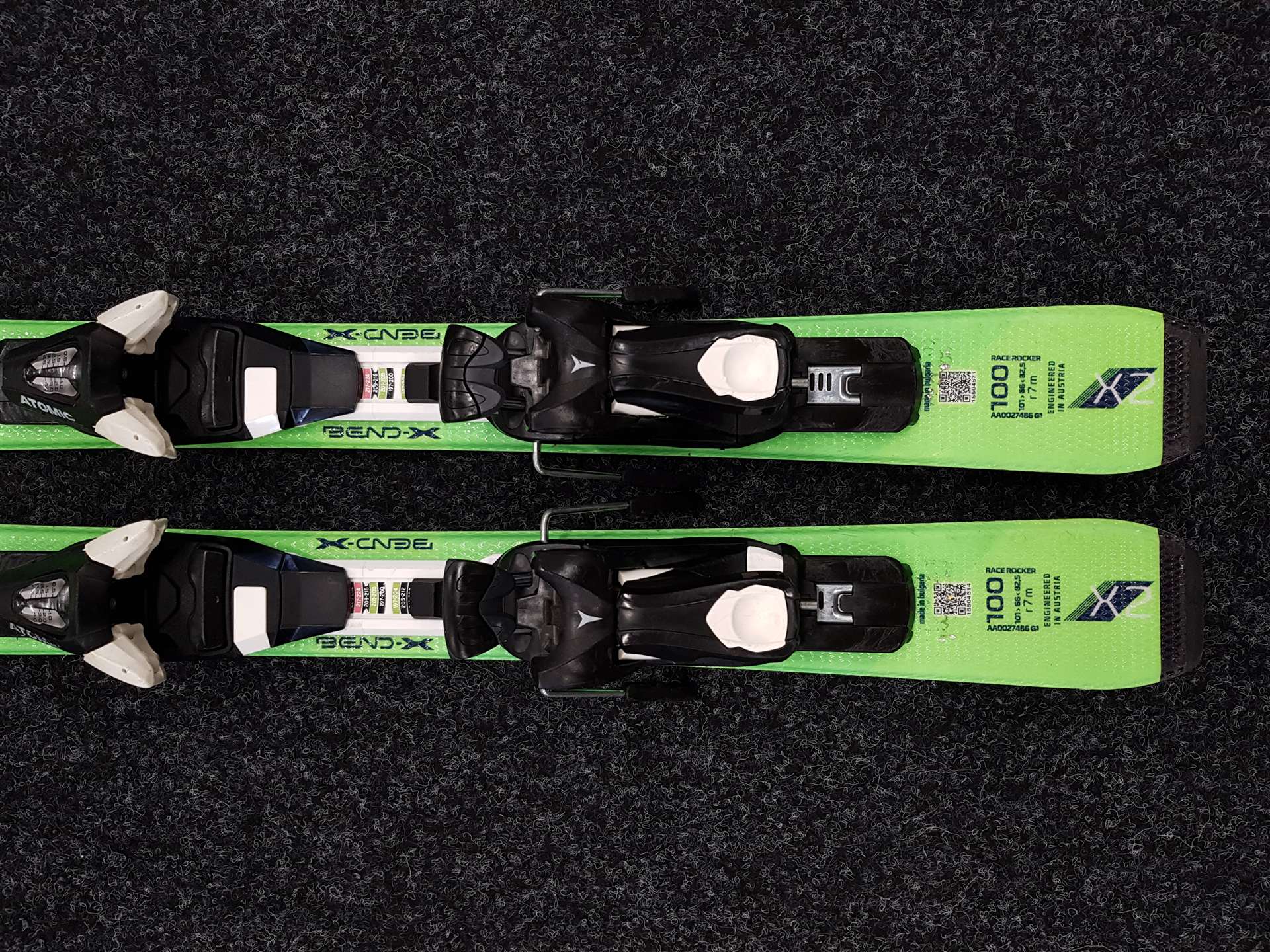 Použité detské lyže ATOMIC Redster X2 + viazanie Atomic C5