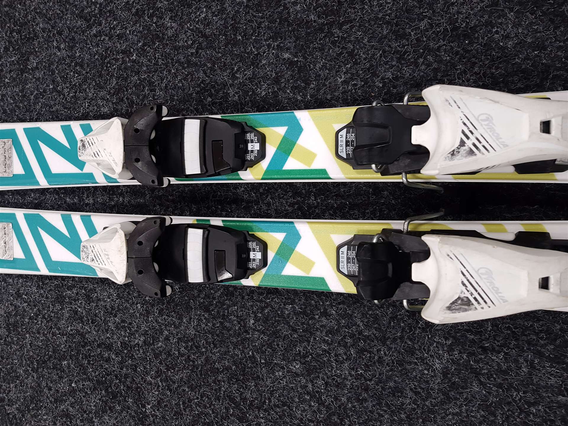 Použité detské lyže SPORTEN Street + viazanie Tyrolia 4.5