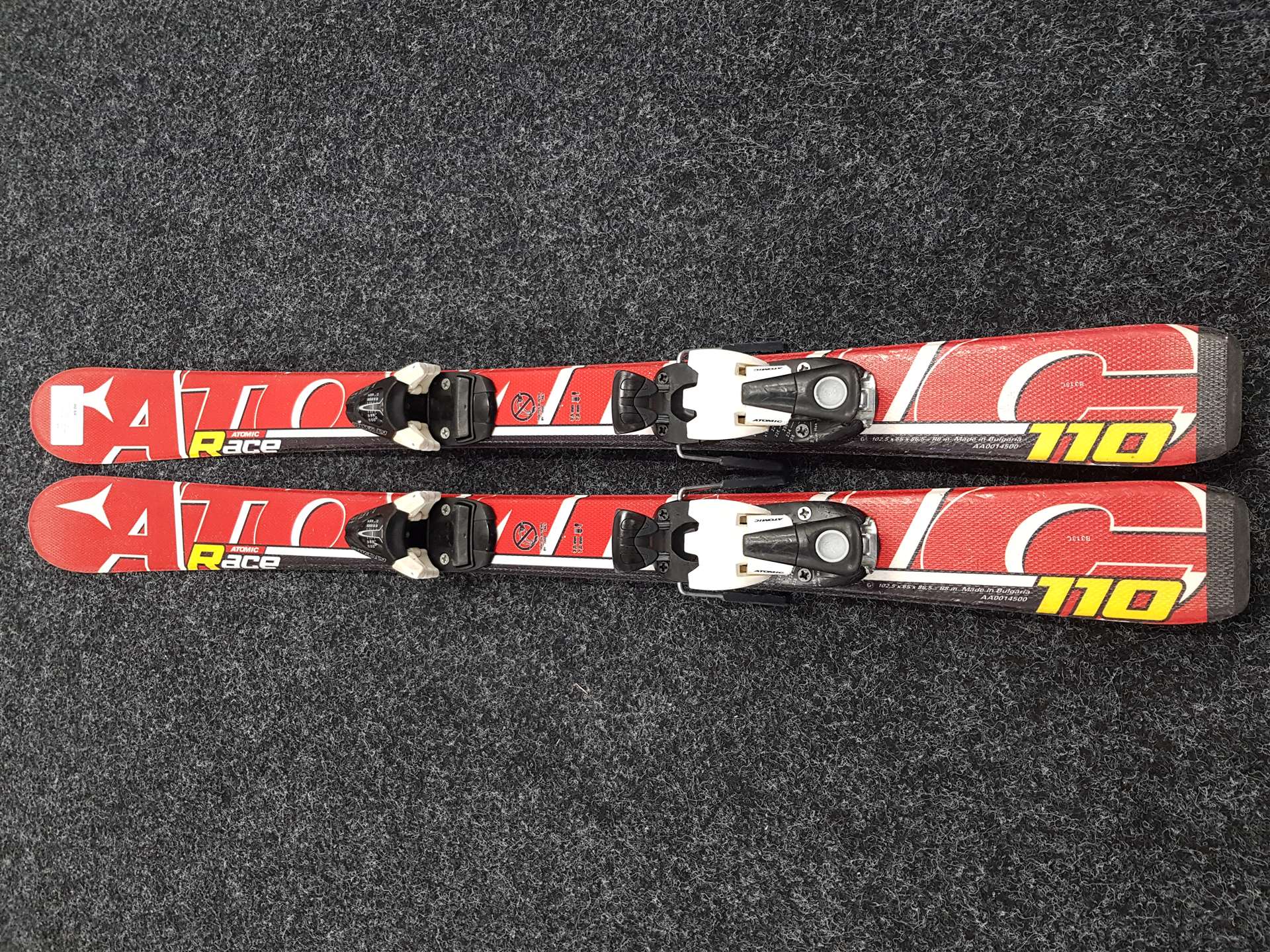 Použité detské lyže ATOMIC Race  + viazanie Atomic 4.5
