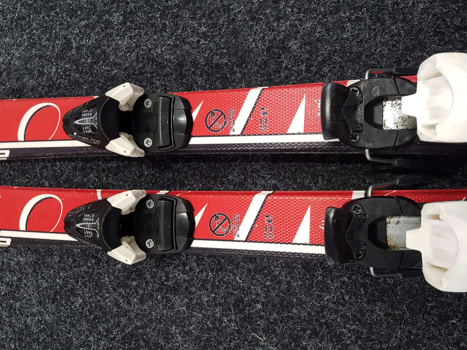 Použité detské lyže ATOMIC Race  + viazanie Atomic 4.5