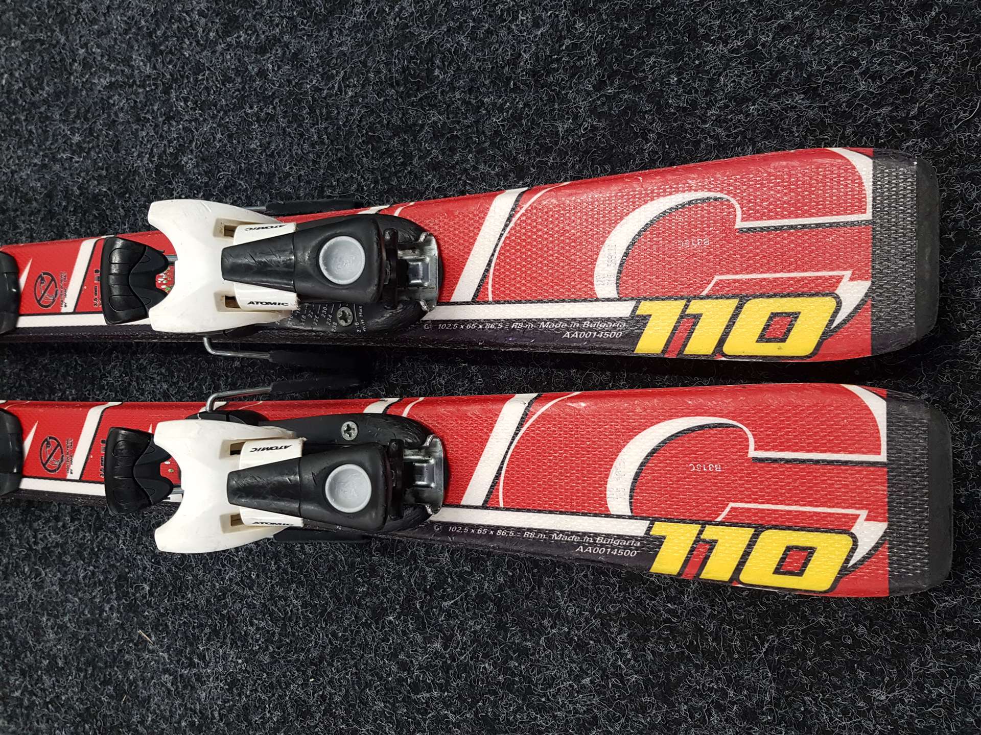 Použité detské lyže ATOMIC Race  + viazanie Atomic 4.5