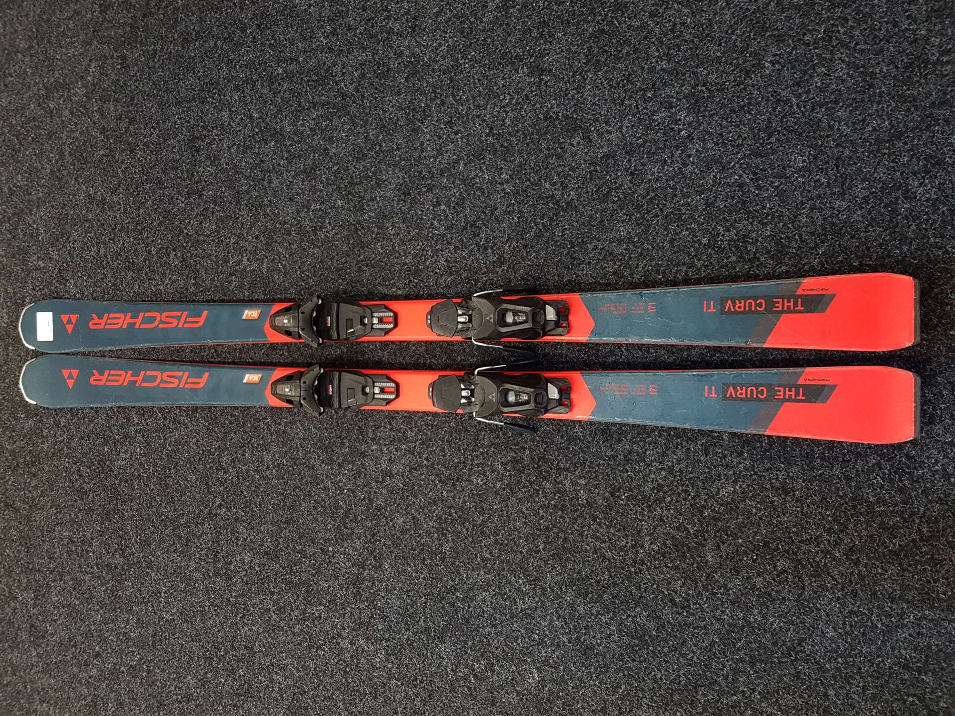 Použité lyže FISCHER RC 4 The Curv TI + viazanie Fischer RS 10