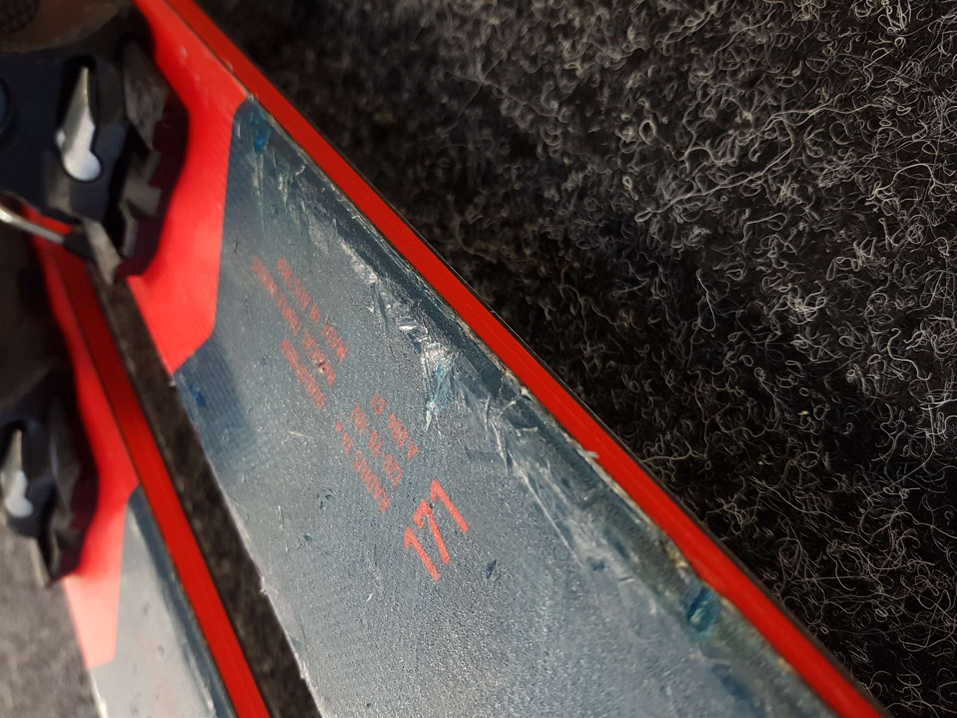 Použité lyže FISCHER RC 4 The Curv TI + viazanie Fischer RS 10