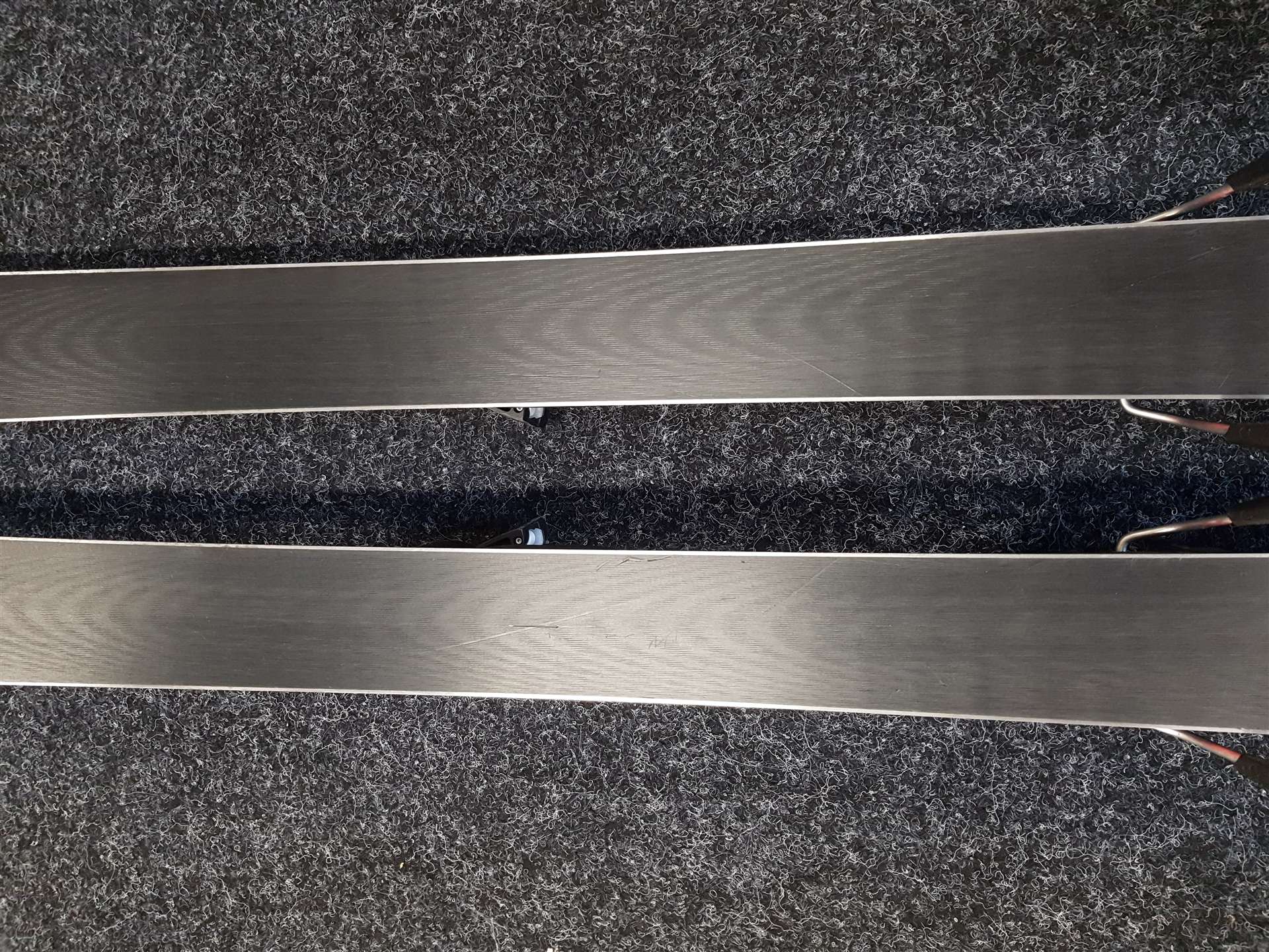 Použité lyže FISCHER RC 4 The Curv TI + viazanie Fischer RS 10