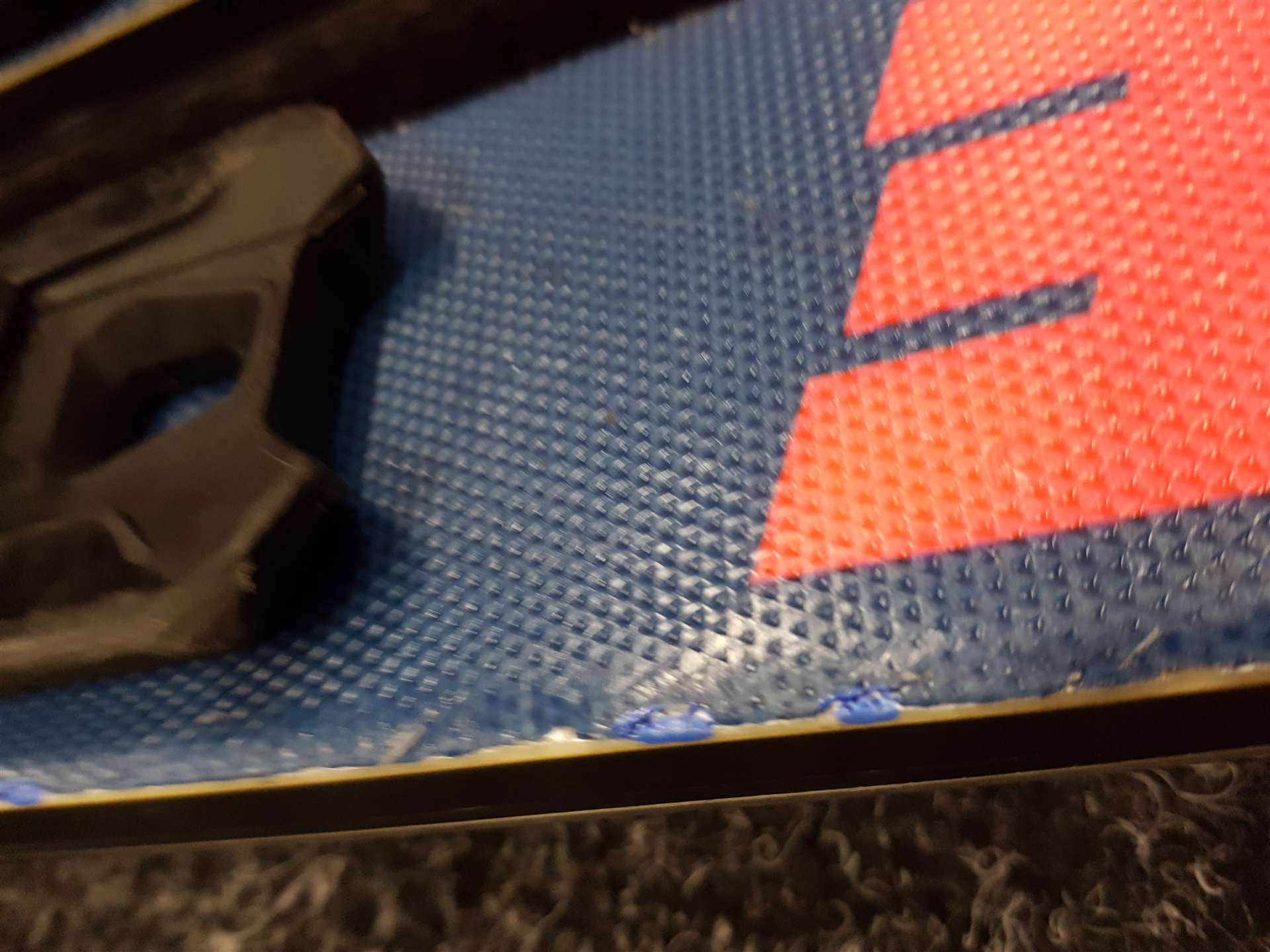 Použité lyže FISCHER The Curv + viazanie Fischer RS 10